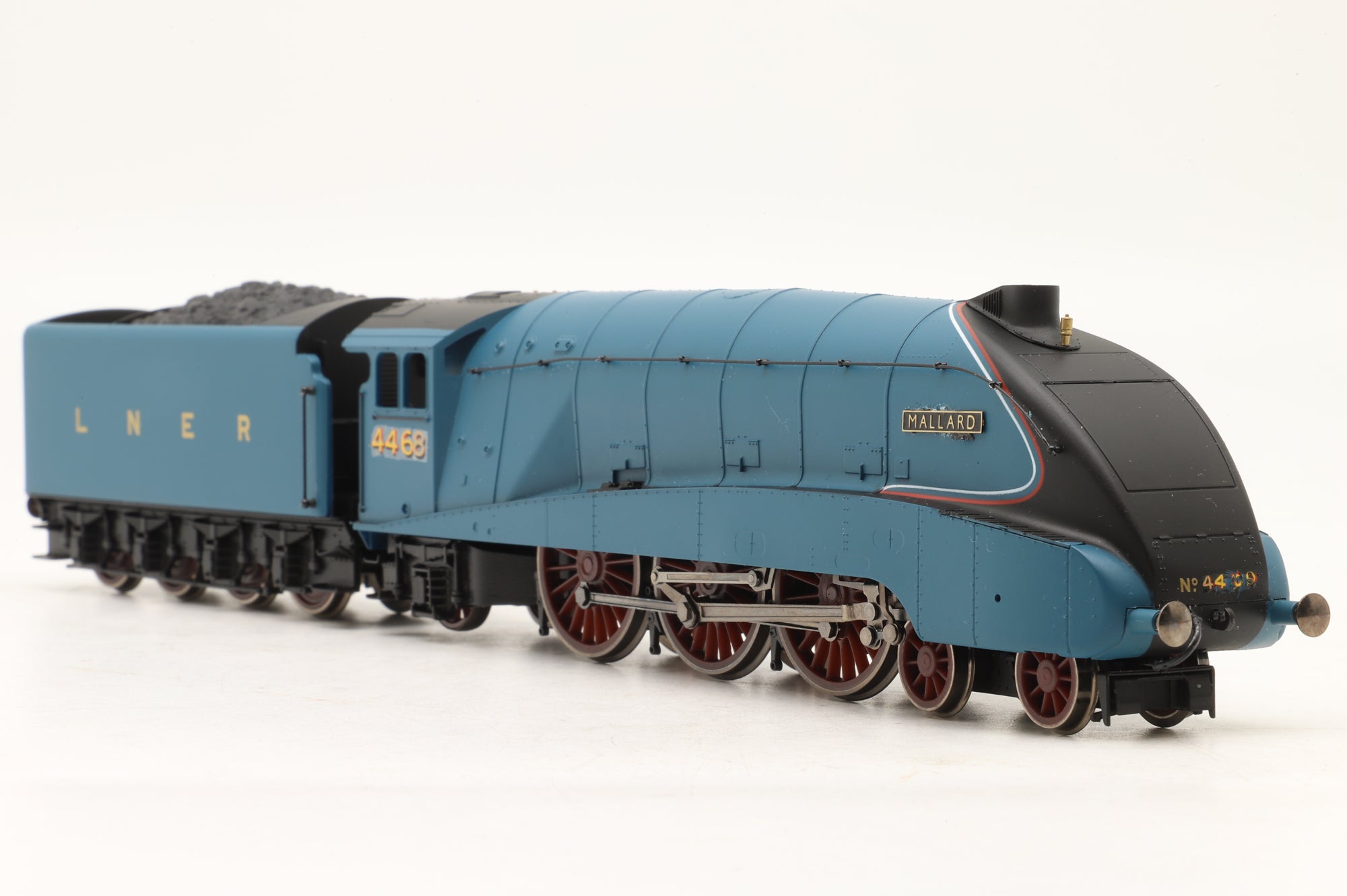 Hornby OO R2339 Class A4 '4468' 'Mallard' LNER Garter Blue DCC Sound