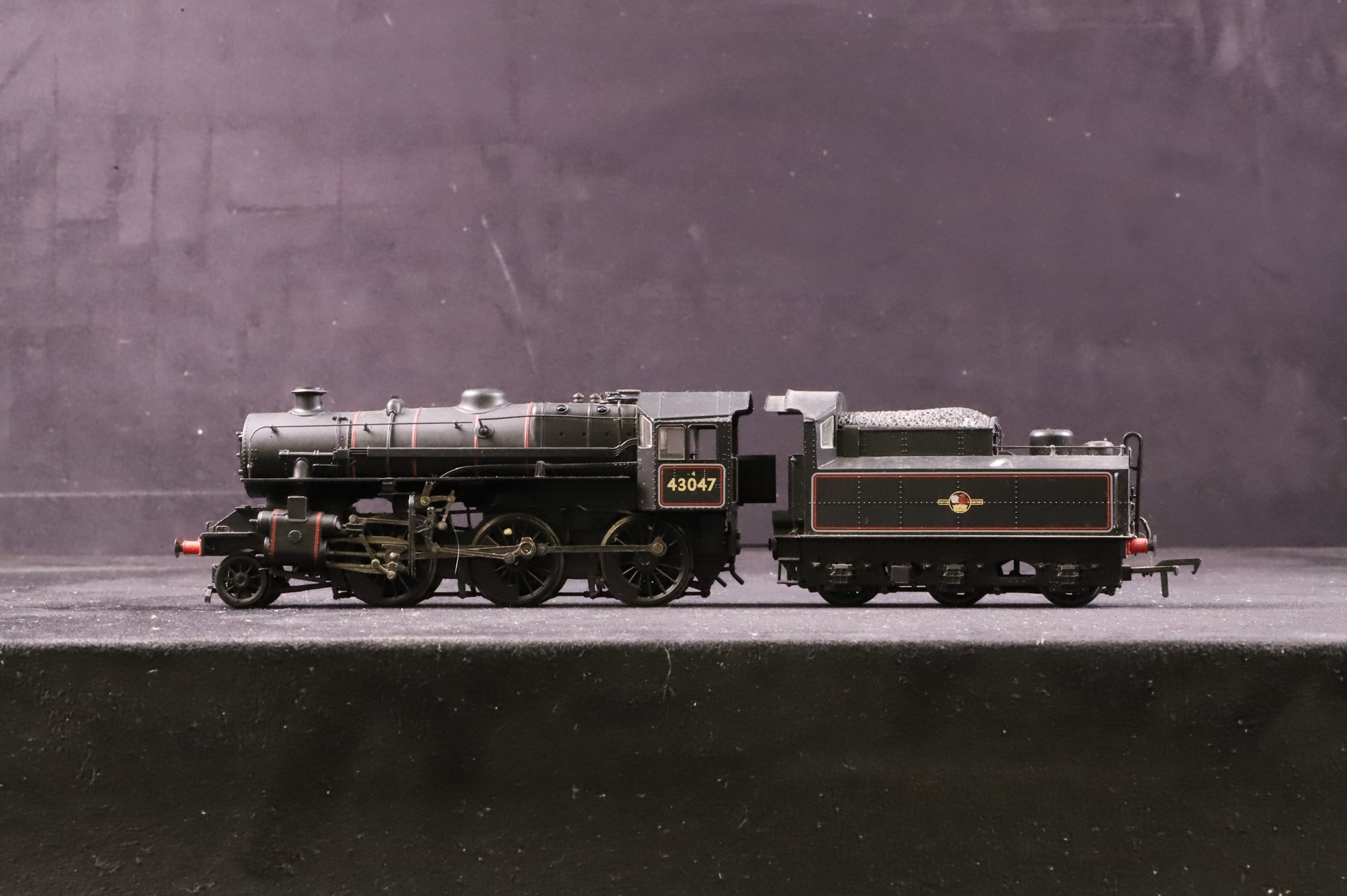 Bachmann OO 32-576 Ivatt Class 4 '43047' BR Lined Black L/C