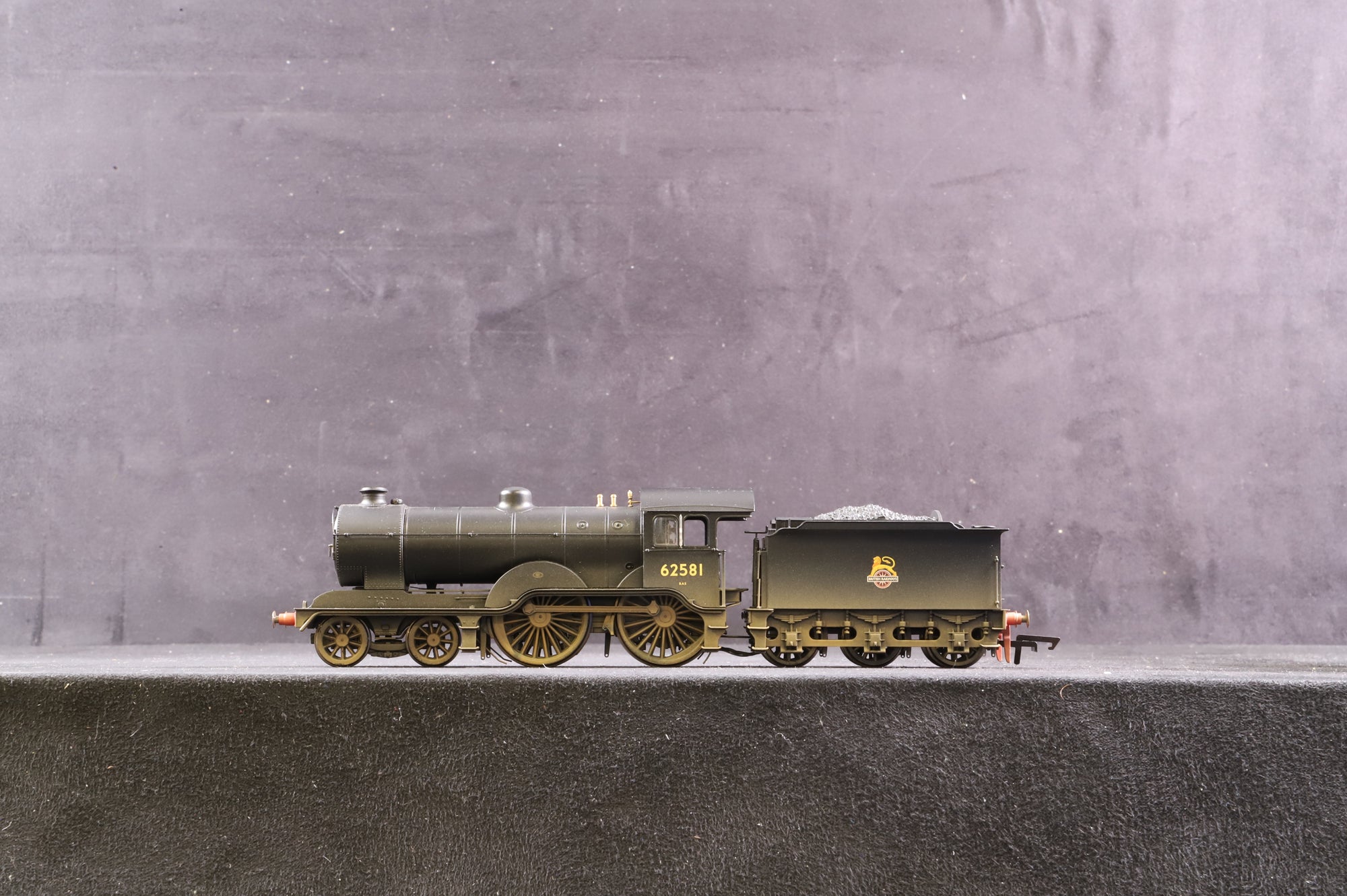 Hornby OO R3303 Class D16/3 '62581' BR Black E/C, Weathered