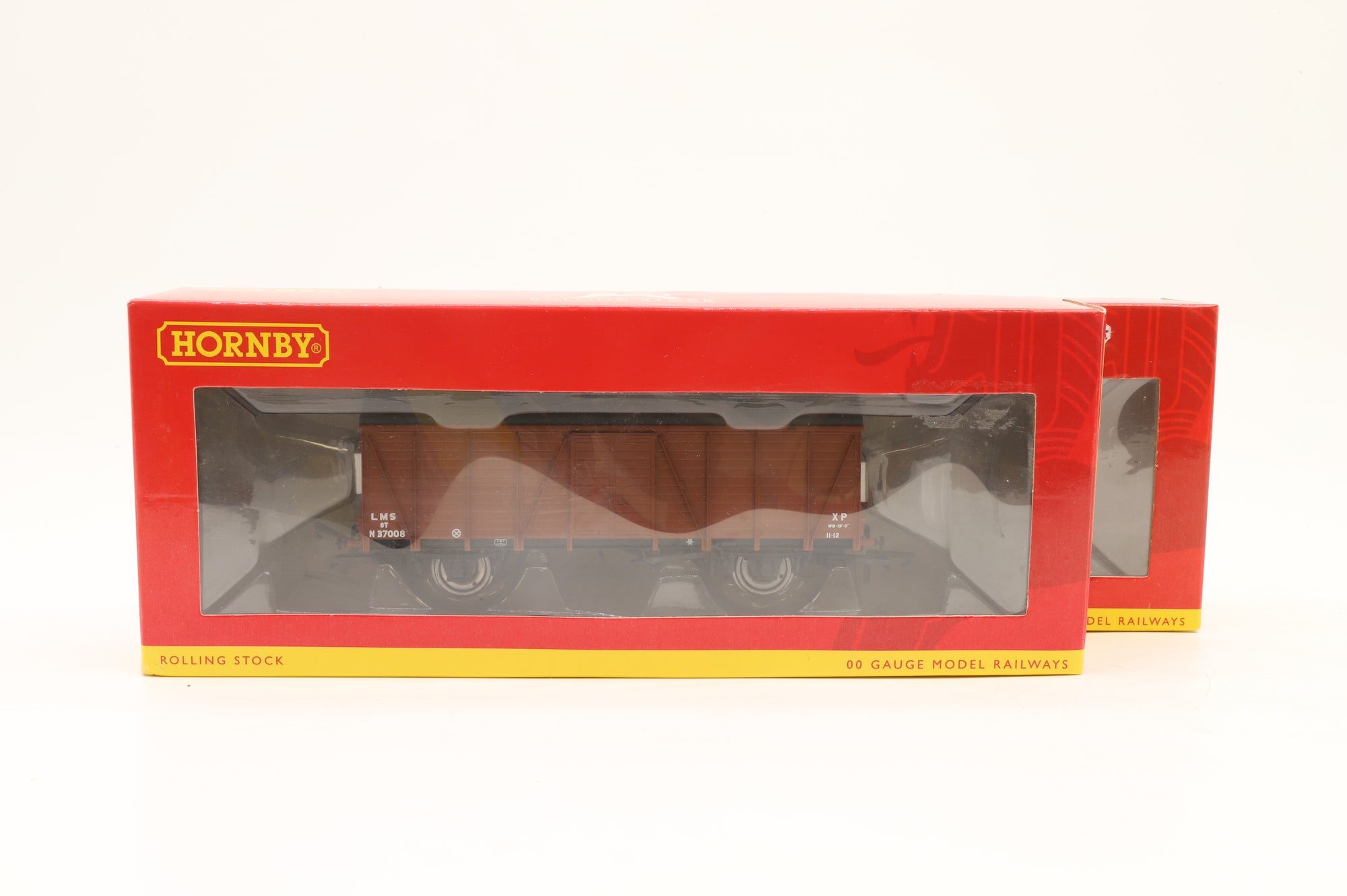 Hornby OO R6640/40A Rake of 2 LMS 4-Wheel CCT Vans