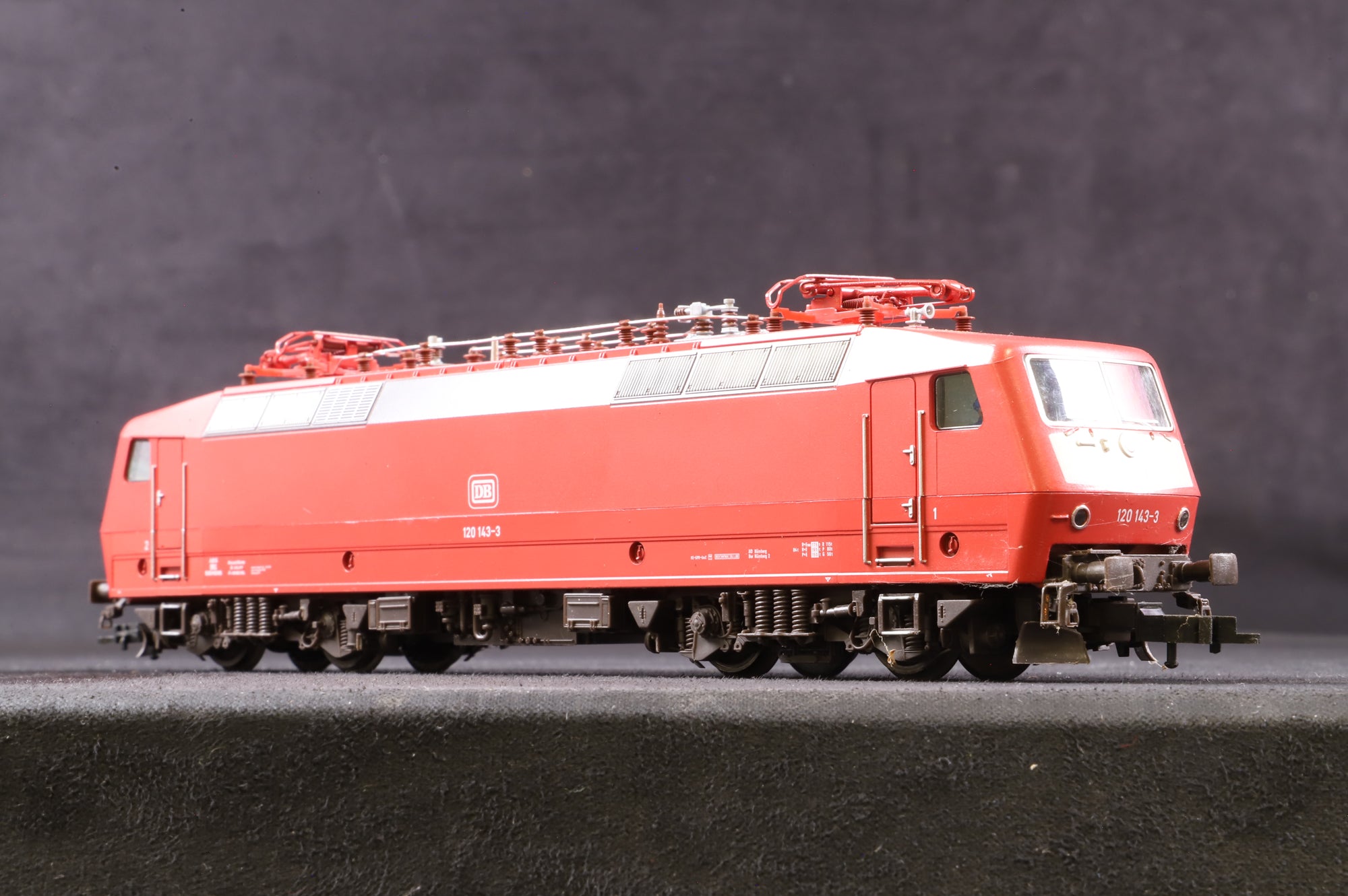 Fleischmann HO 4352 BR Class BR 120 '120 143-3' Electric Locomotive DB 2 & 3 Rail