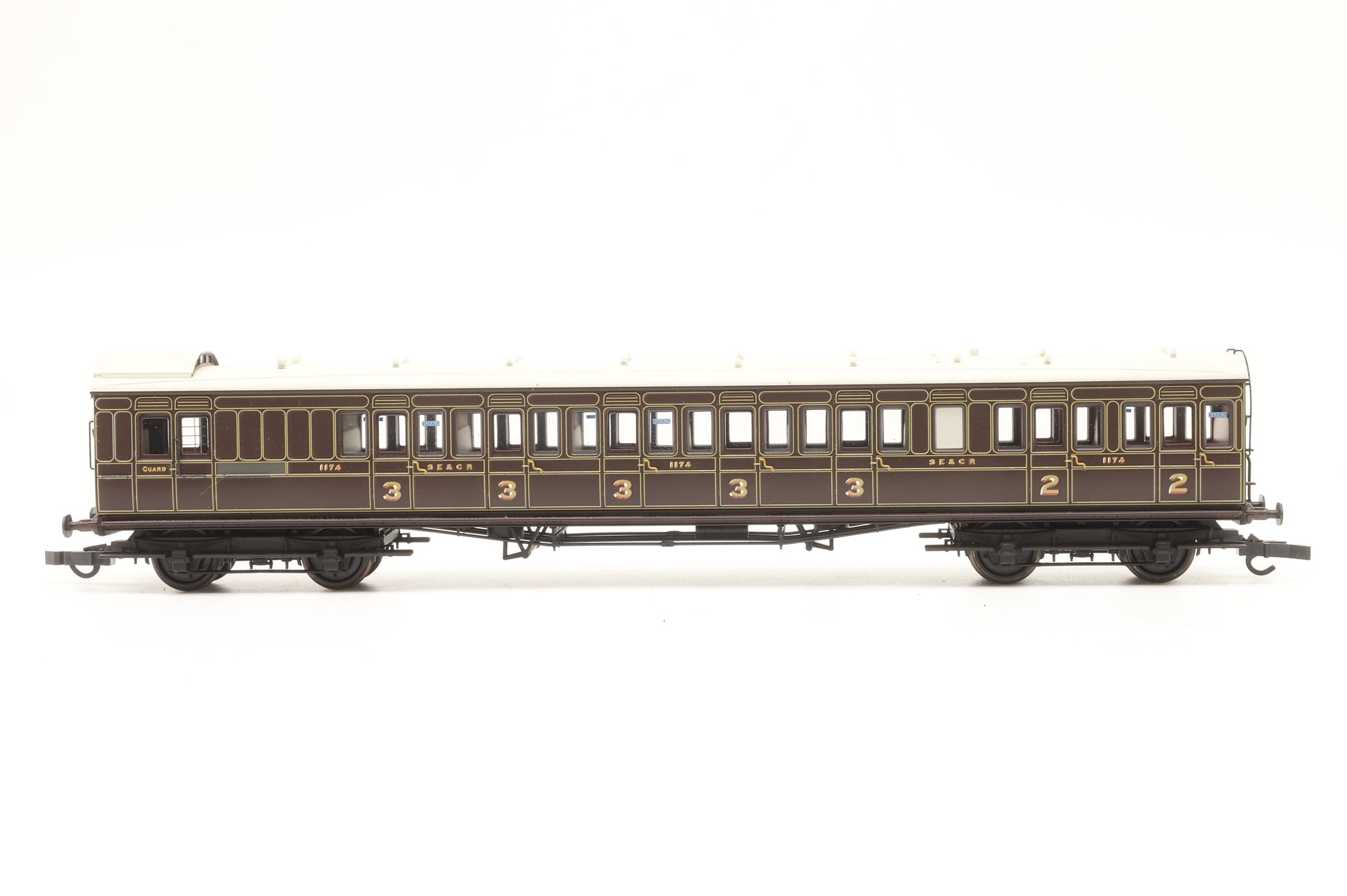 Bachmann OO Rake of 6 SECR Birdcage Coaches DCC Lighting
