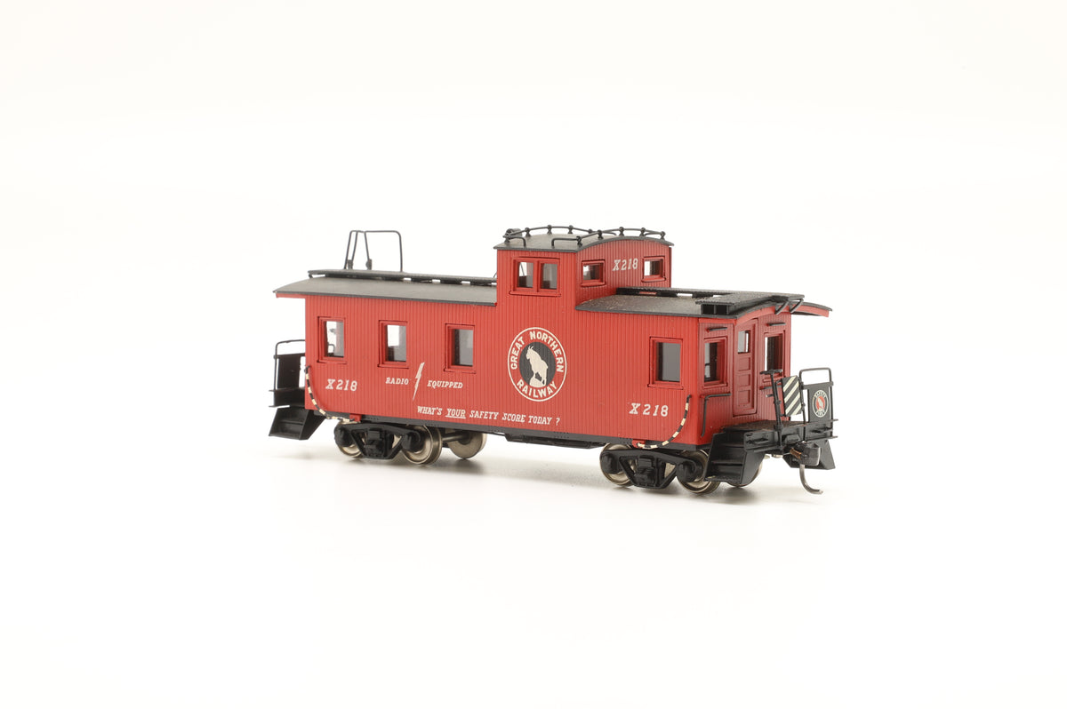Overland Models HO Brass Great Northern 30 Foot Wood Sided Caboose
