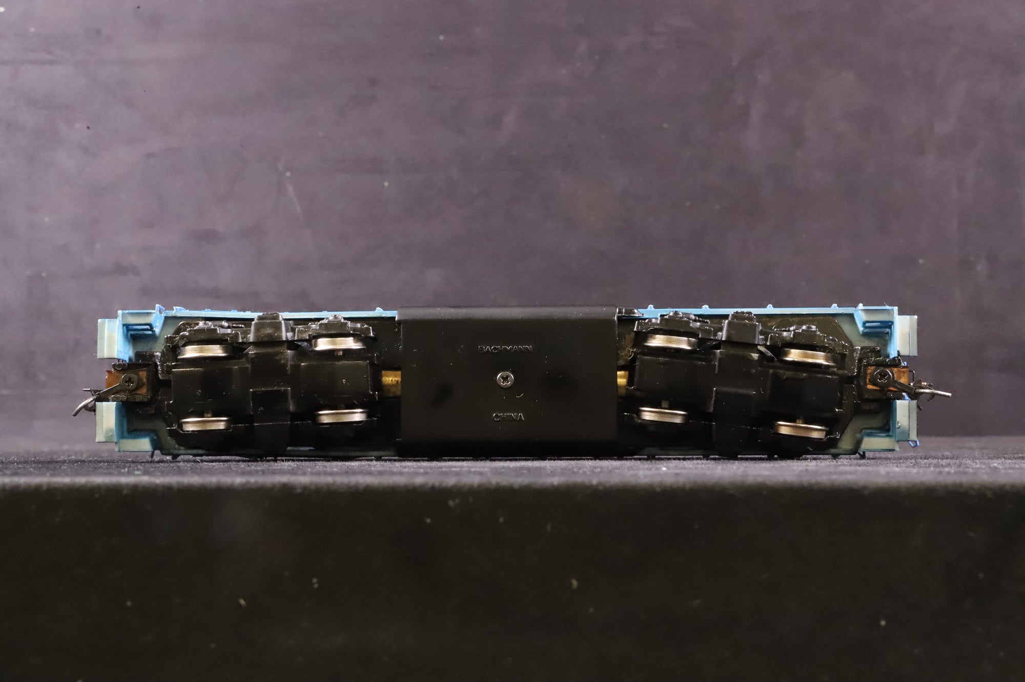 Bachmann Plus HO 11506 EMD GP35 No.2271 in Conrail Blue