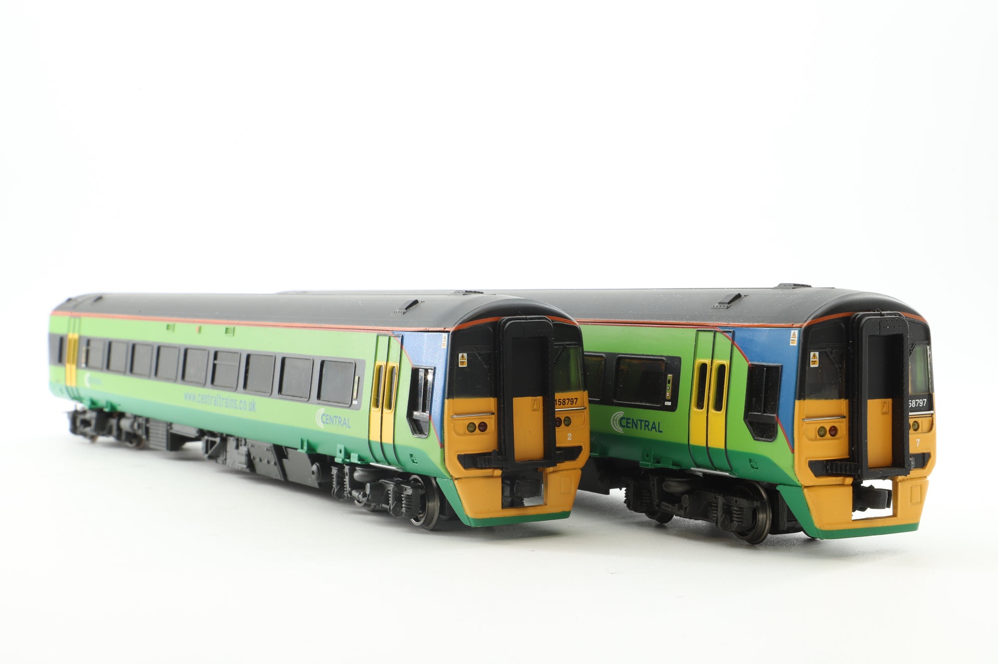 Bachmann OO 31-504 Class 158 2 Car DMU '158783' Central Trains Green