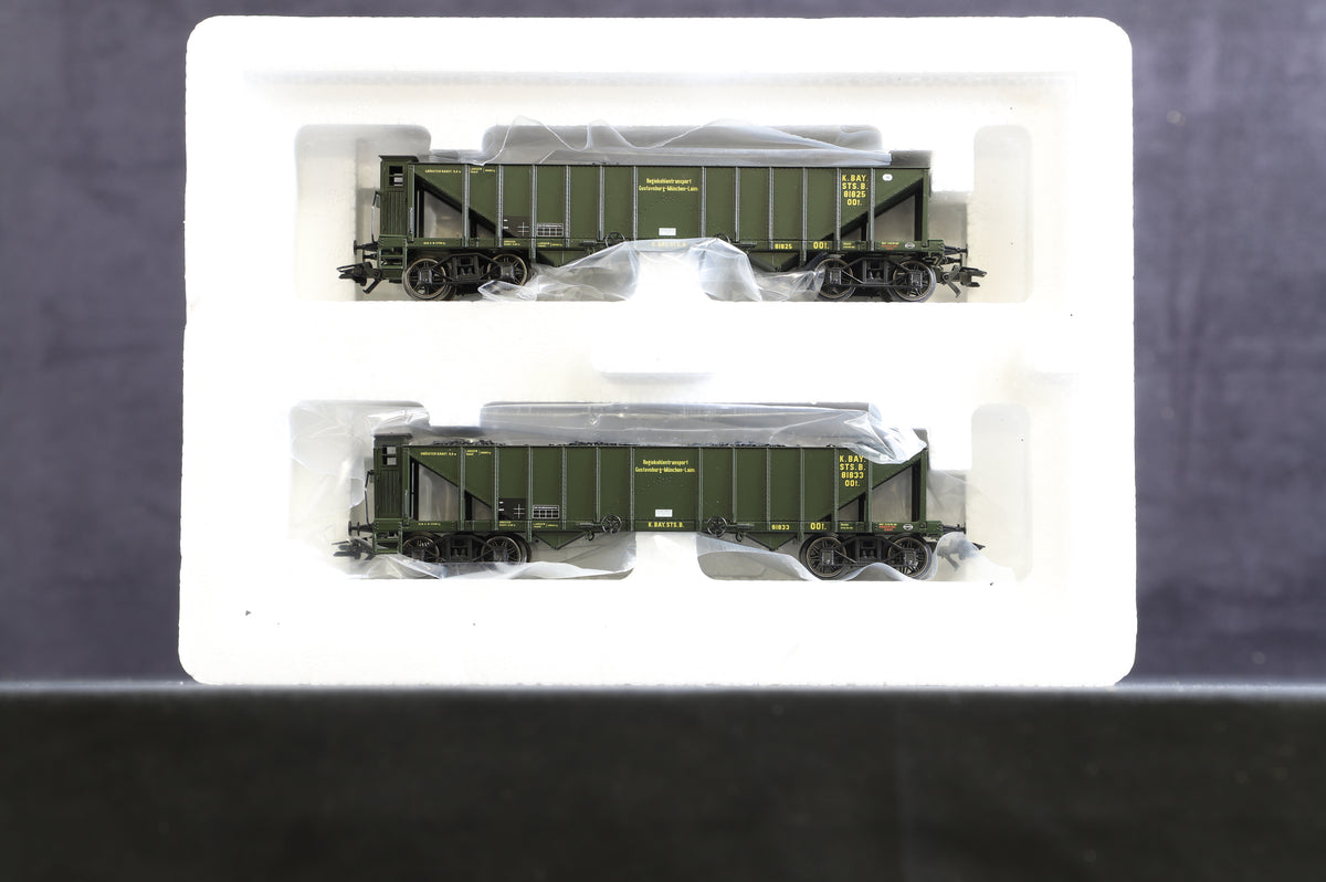 Trix HO 24302 &#39;Kohlentrichterwagen&#39; Pair of Wagons