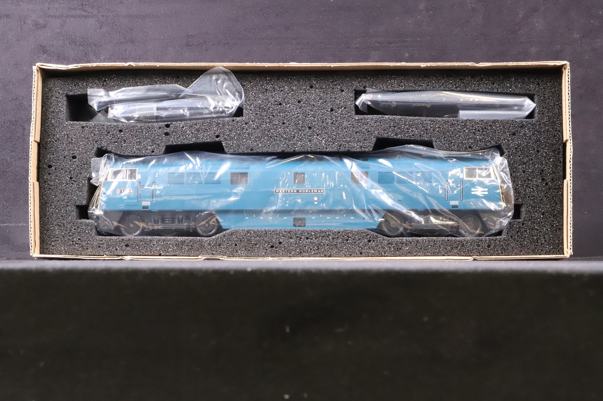 Heljan OO 5208 Class 52 Western Diesel 'D1058' 'Western Nobleman' BR Blue