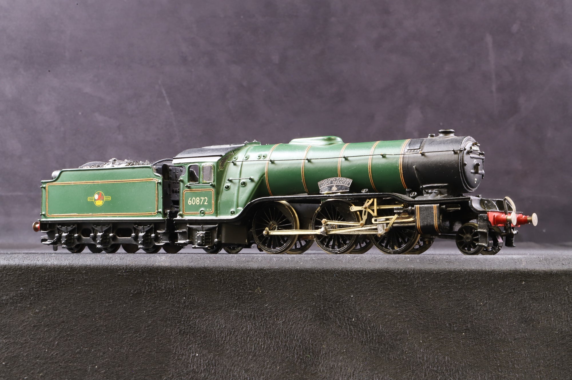 Nu-Cast OO Kit Built LNER V2 'King's Own Yorkshire Light Infantry' ' 60872'