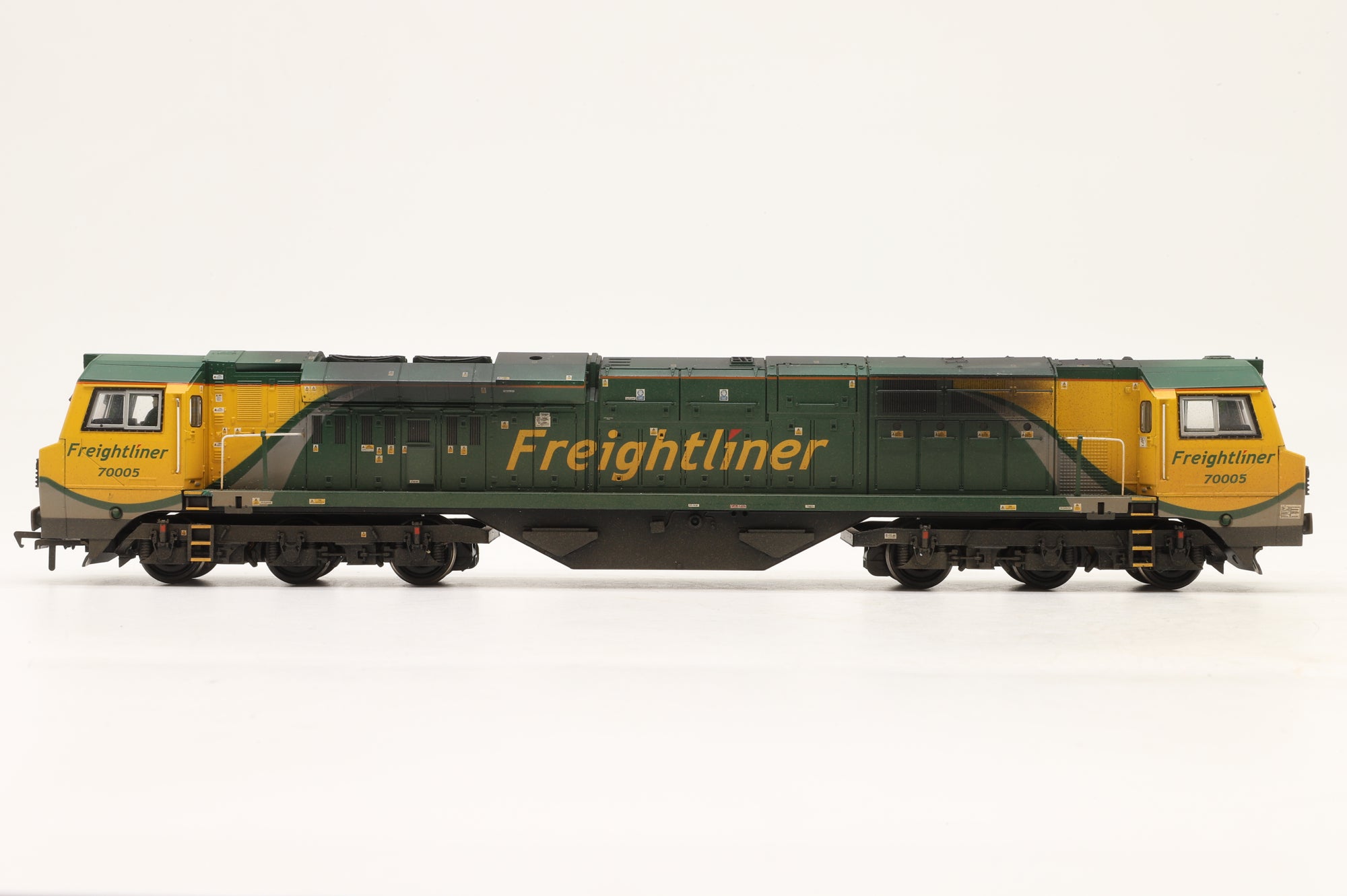 Bachmann OO 31-588 Class 70 70005 in Freightliner Livery – Weathered