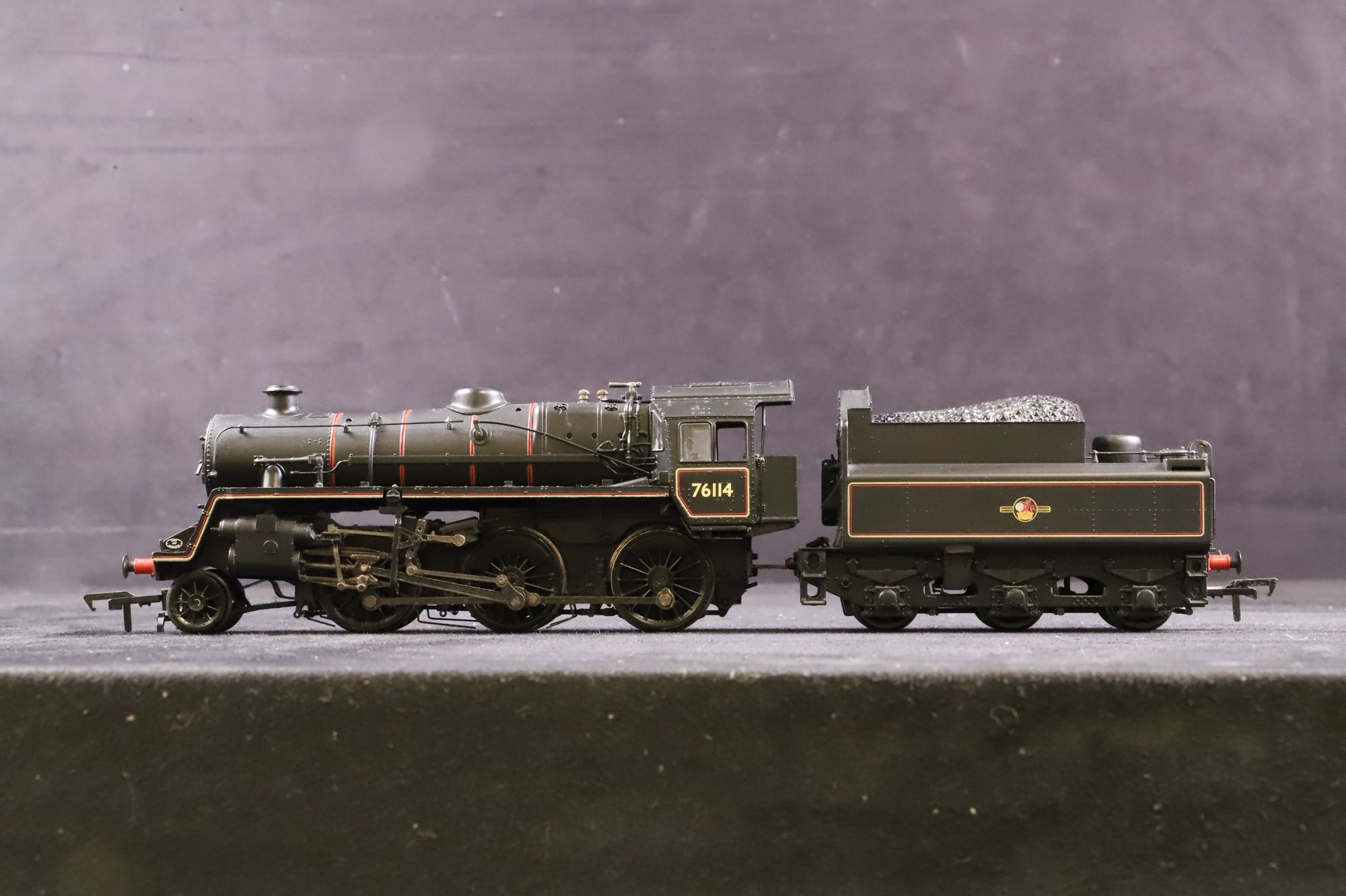 Bachmann OO 32-952Z Standard Class 4MT 2-6-0 '76114' BR Black L/C Excl. BRM