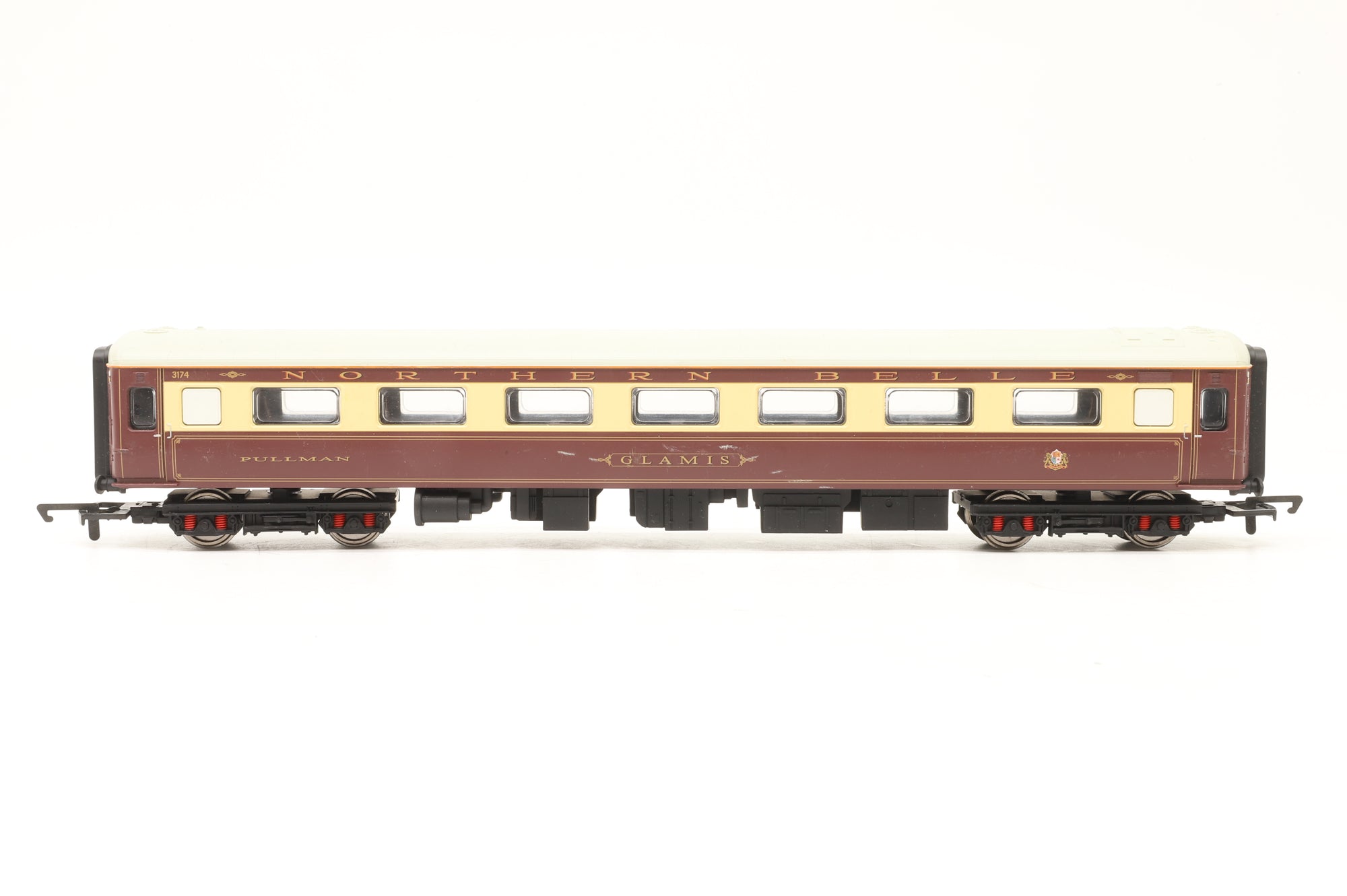 Hornby OO Rake of 7x Northern Belle Mk2F Coaches