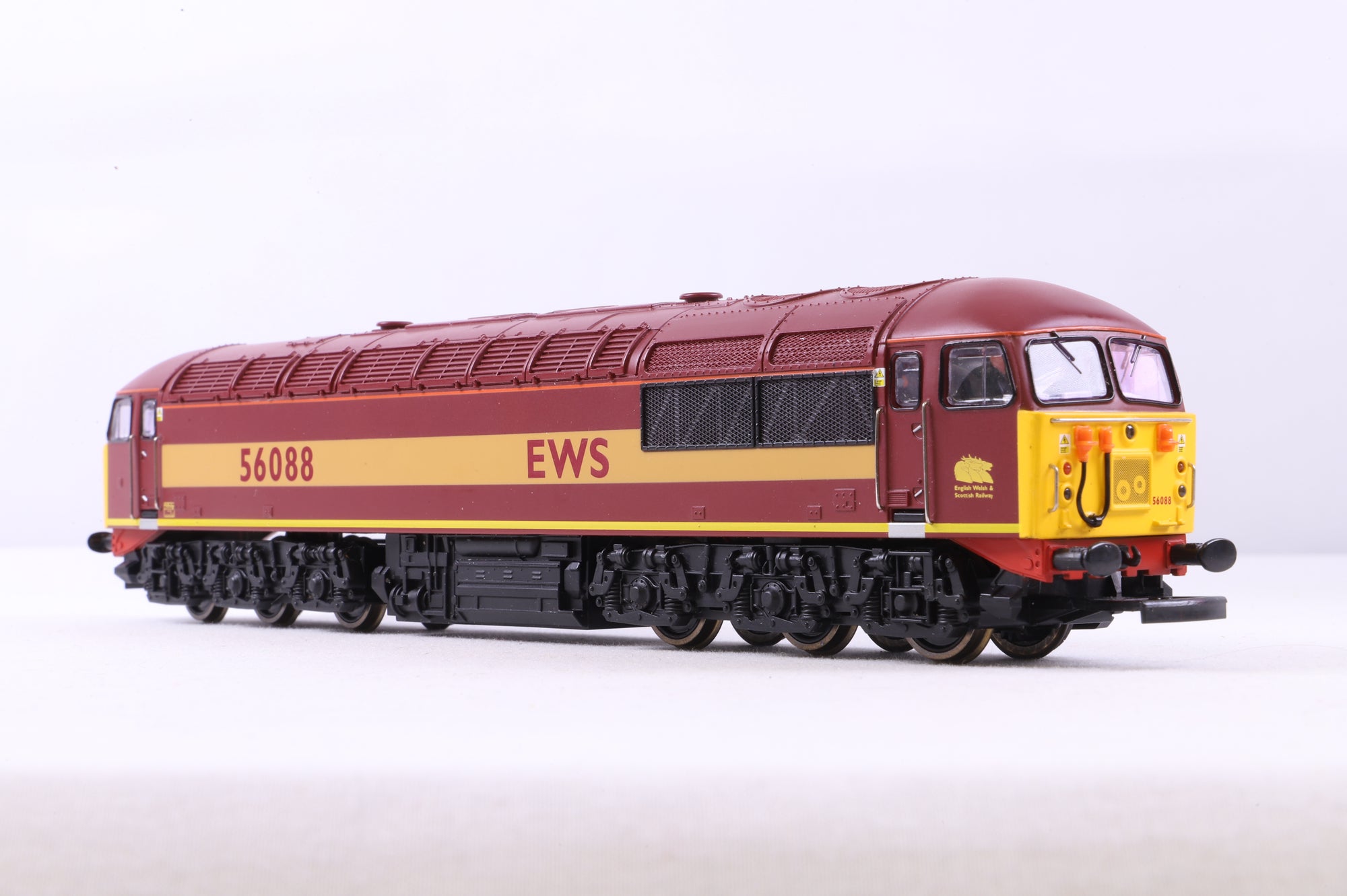 WORKSHOP Hornby R2288C Class 56 56088 in EWS Livery