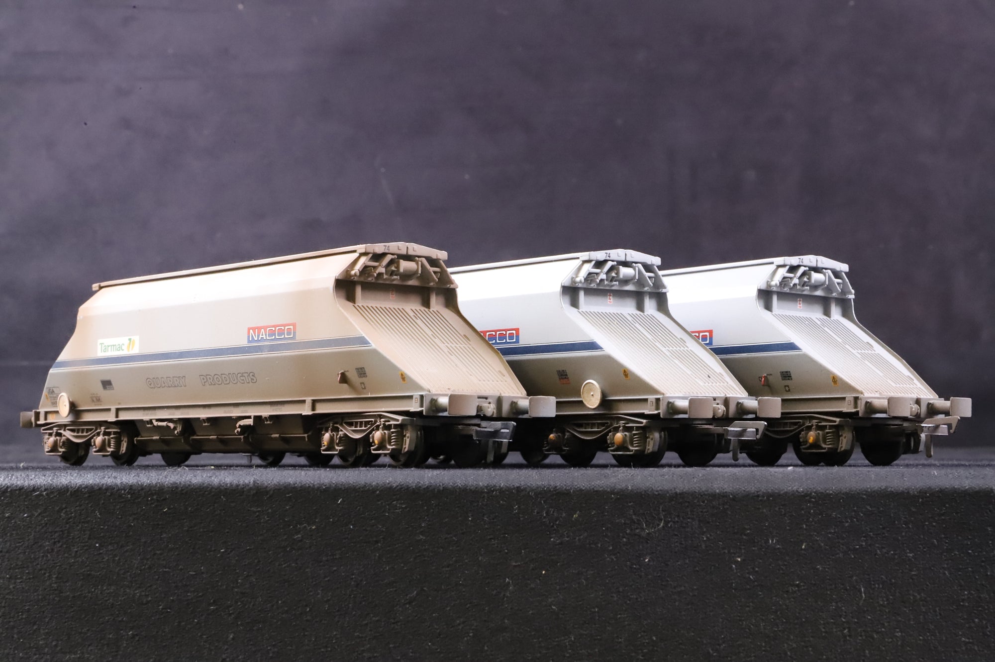 Bachmann OO Rake of 3 90 Ton Bogie Hopper Wagons 'JGA Tarmac'