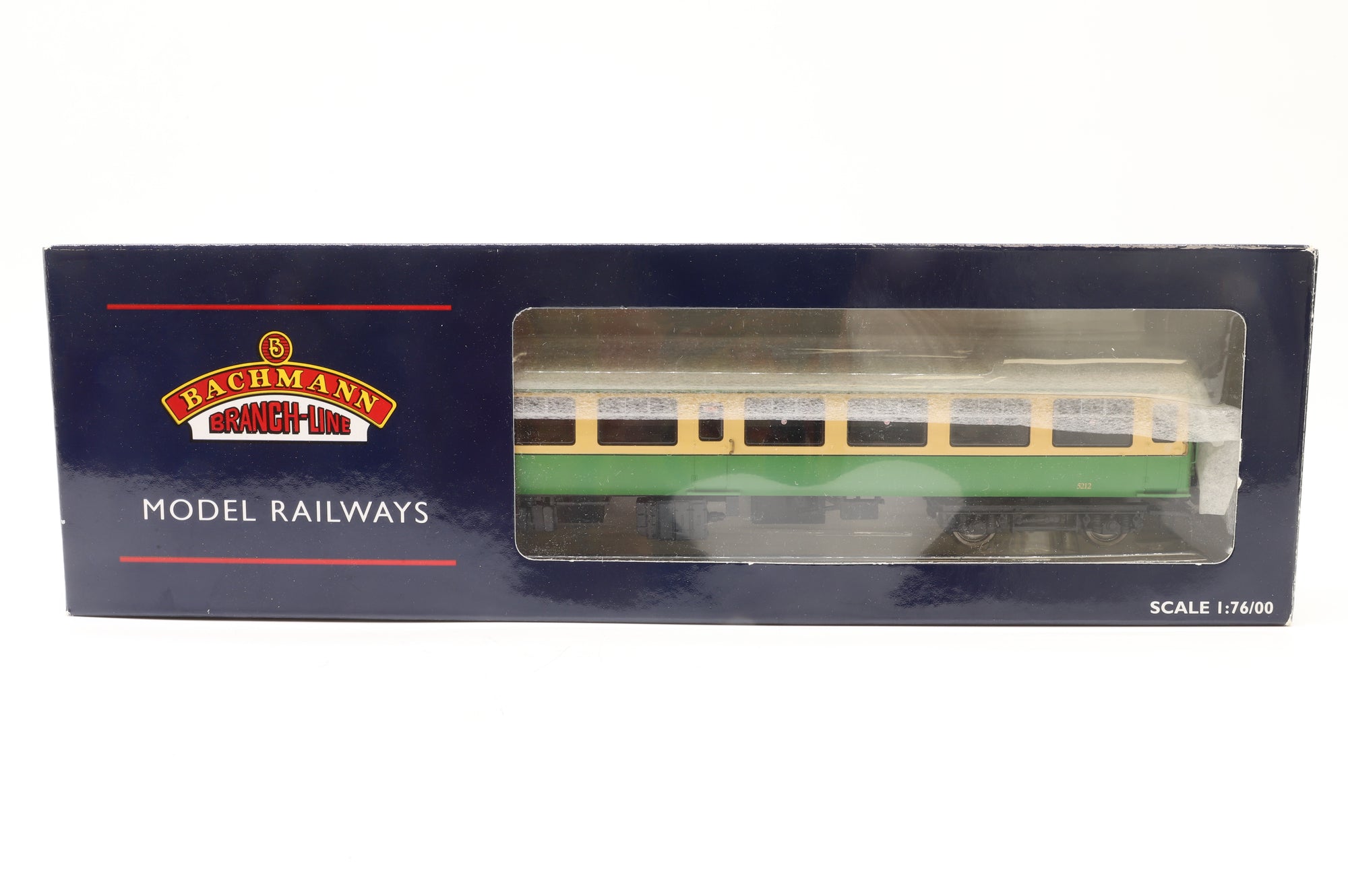 Bachmann OO 39-000T (1-4) Set of 4 'Kyle Line' Mk2 Coaches LNER Tourist Green/Cream Livery, Excl. Model Rail/Harburn Hobbies