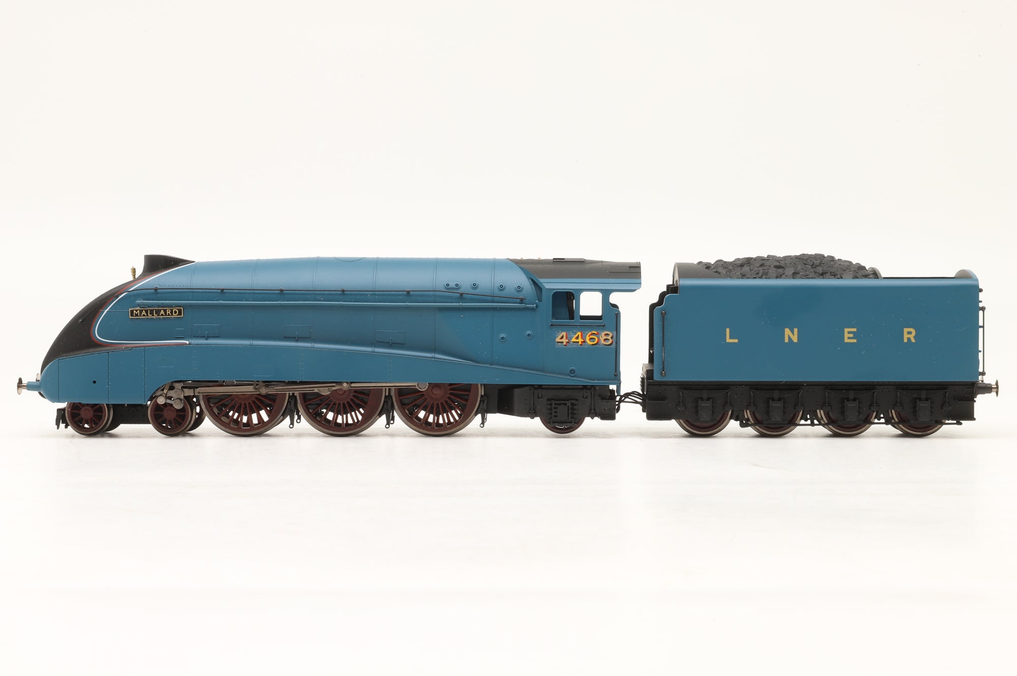 Hornby OO R2339 Class A4 '4468' 'Mallard' LNER Garter Blue DCC Sound