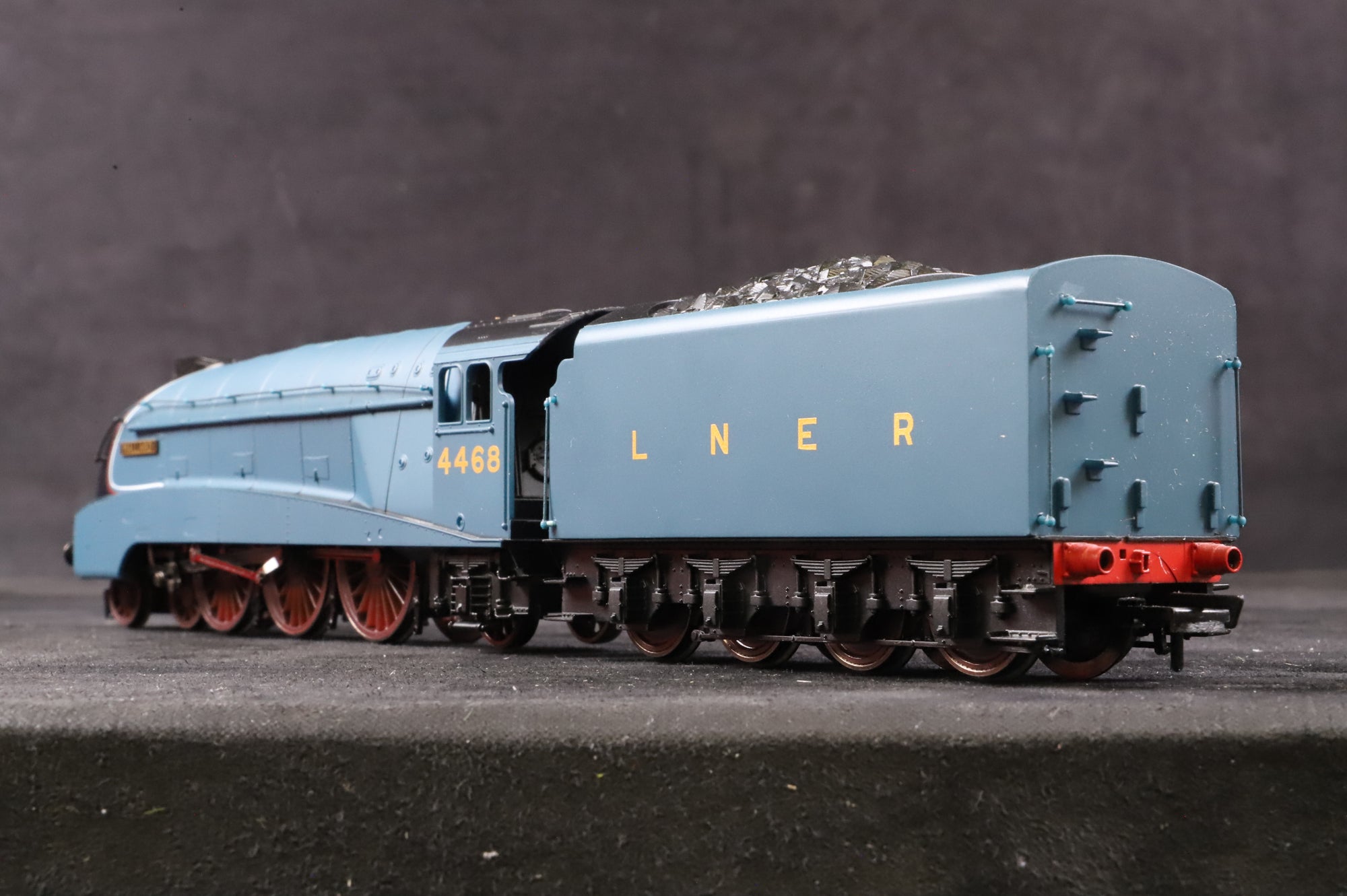 Hornby OO R3371 LNER Class A4 'Mallard' '4468'