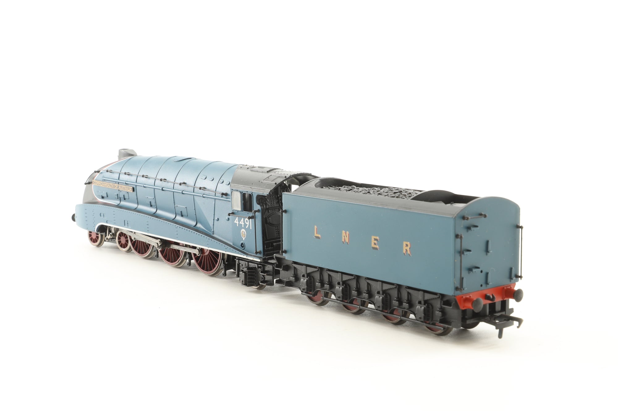 Bachmann OO 31-2001 Set of 3 Class A4 'Commonwealth of Australia' in BR Green, BR Blue & LNER Blue
