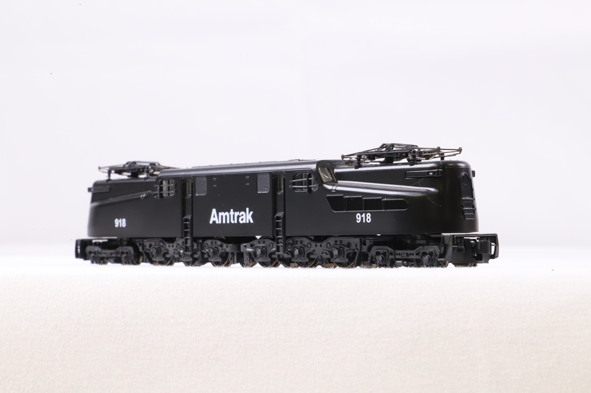 Kato N 137-2022 GG1 Amtrak '918' Electric Locomotive