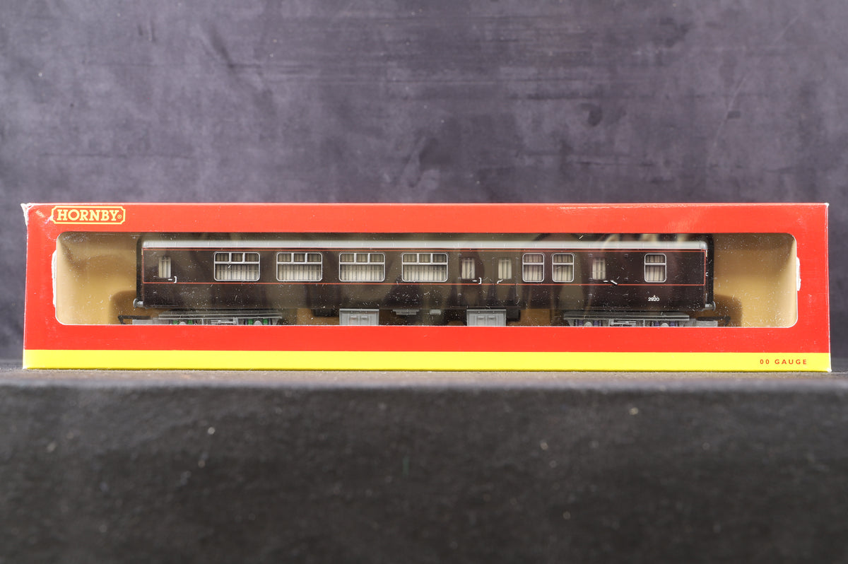 Hornby OO R4197 &#39;The Royal Train&#39; Coach Pack