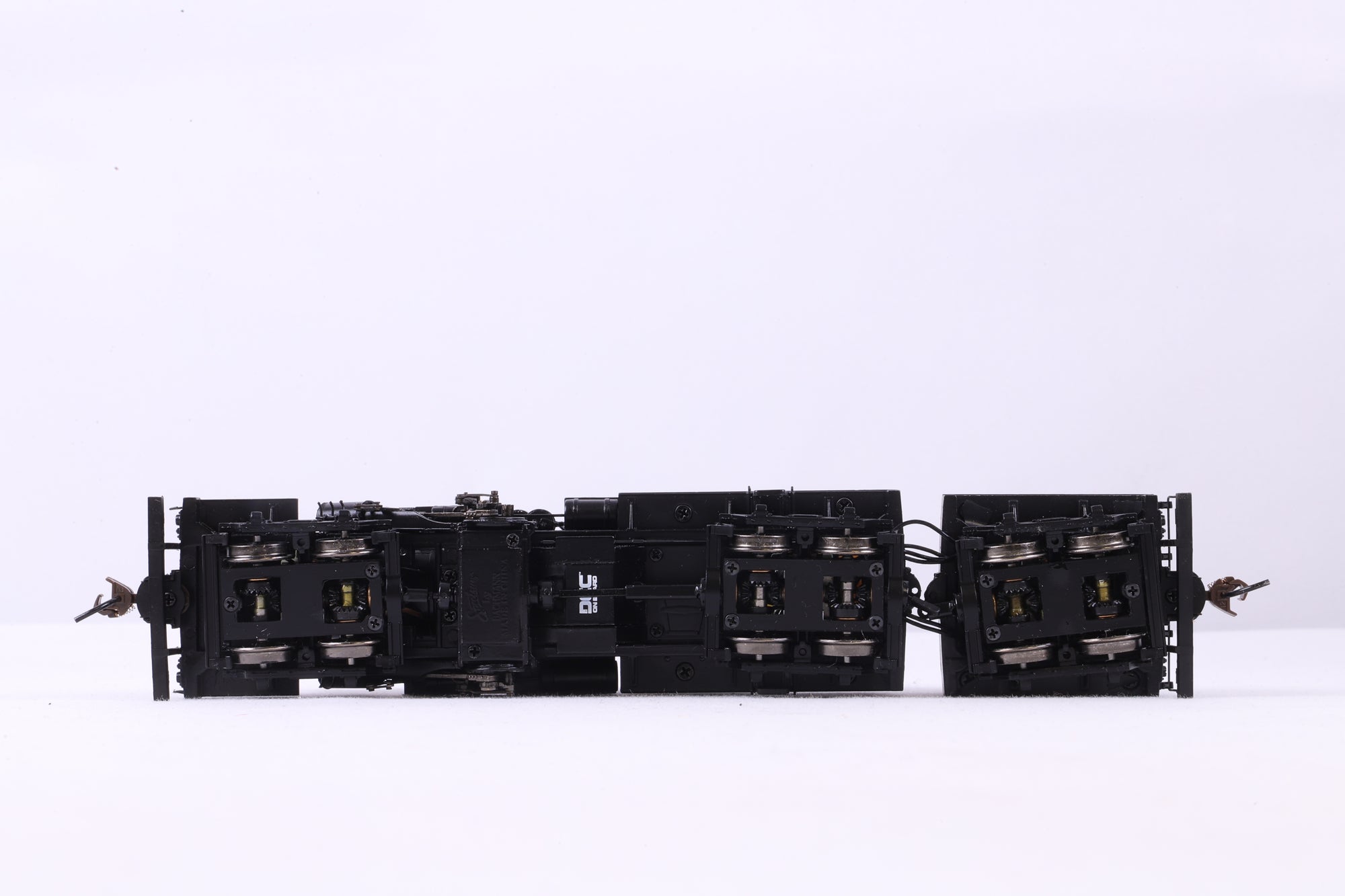 Spectrum HO 82901 70 Ton 3 Truck Climax Painted Unlettered Non Runner