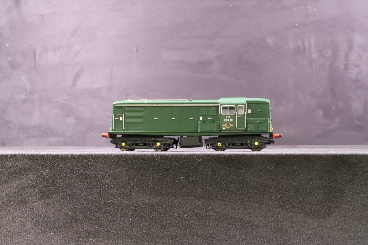 Heljan OO 1501 Class 15 D8219 in BR Green