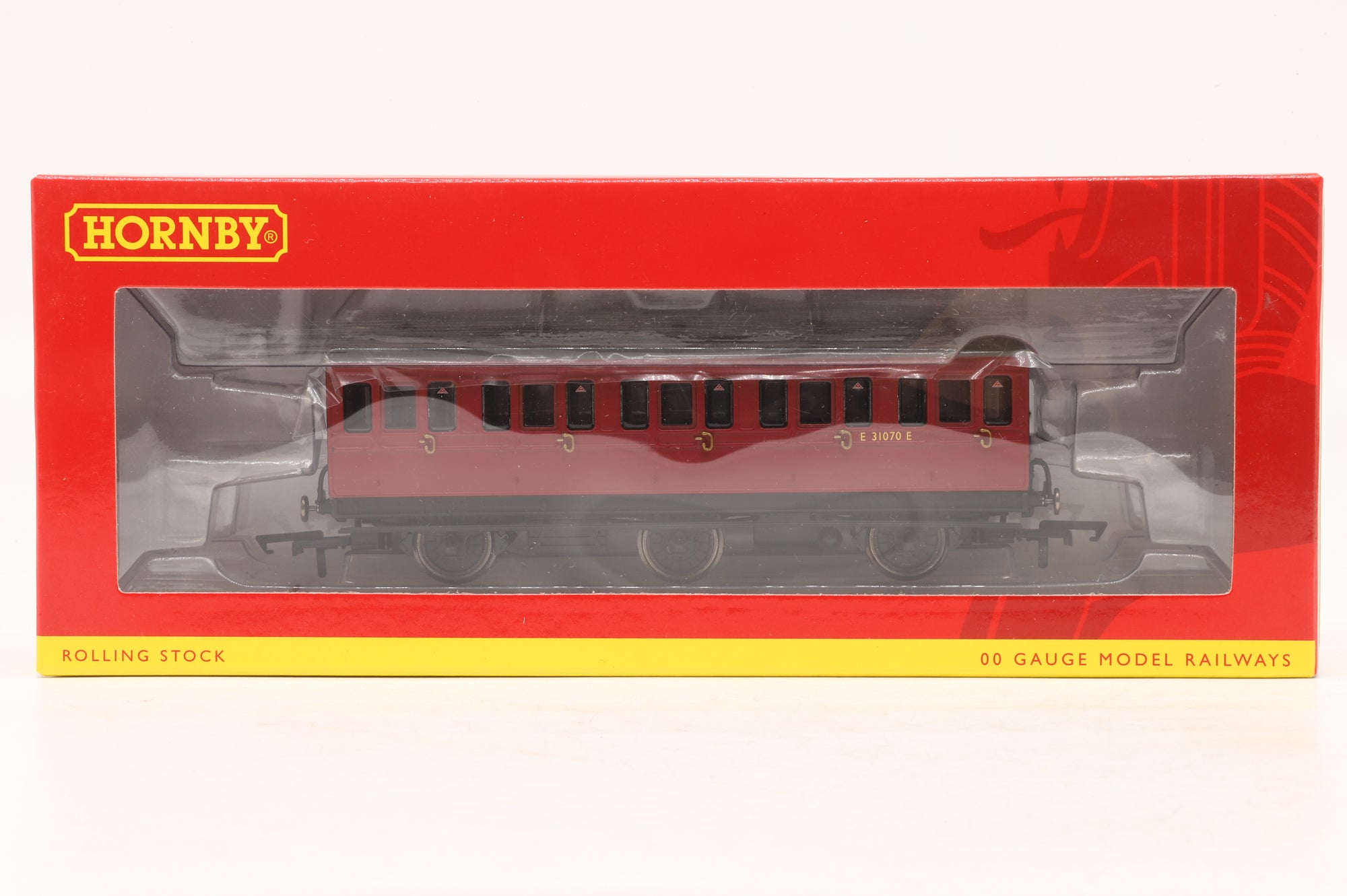 Hornby OO R40078 6-Wheel Coach No. E31070E in BR Crimson