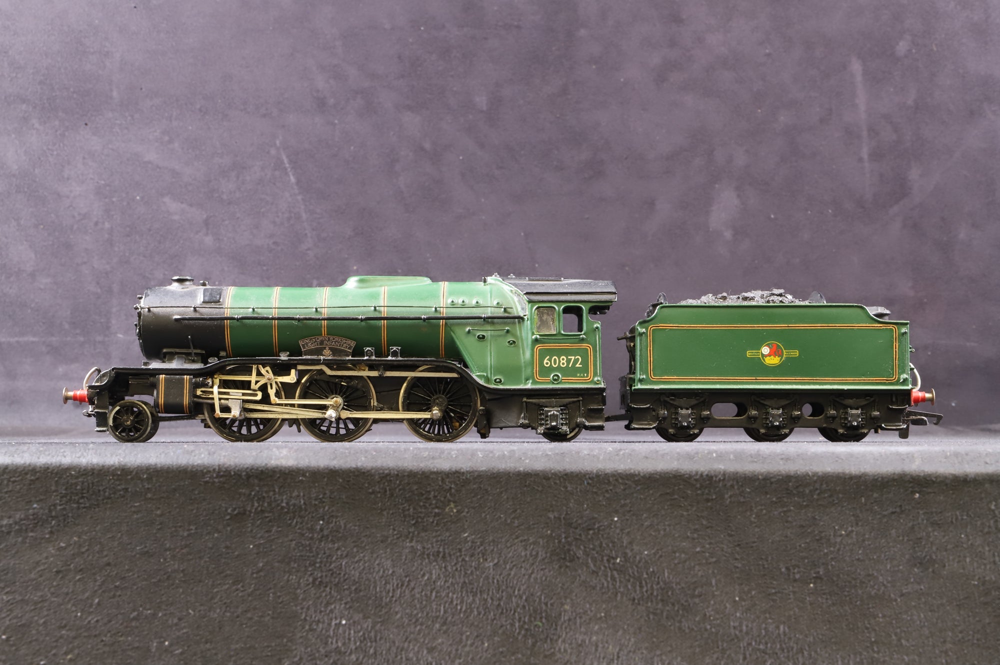 Nu-Cast OO Kit Built LNER V2 'King's Own Yorkshire Light Infantry' ' 60872'