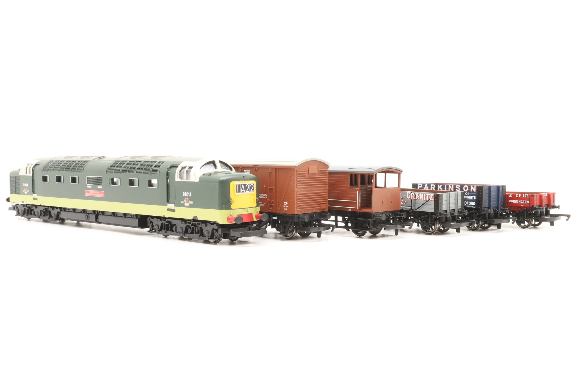 Hornby OO City Freight Train Set BR Class 55 Co-Co Diesel Deltic 'The Duke of Wellington's Regiment' 'D9014' & 5 Wagons and Vans
