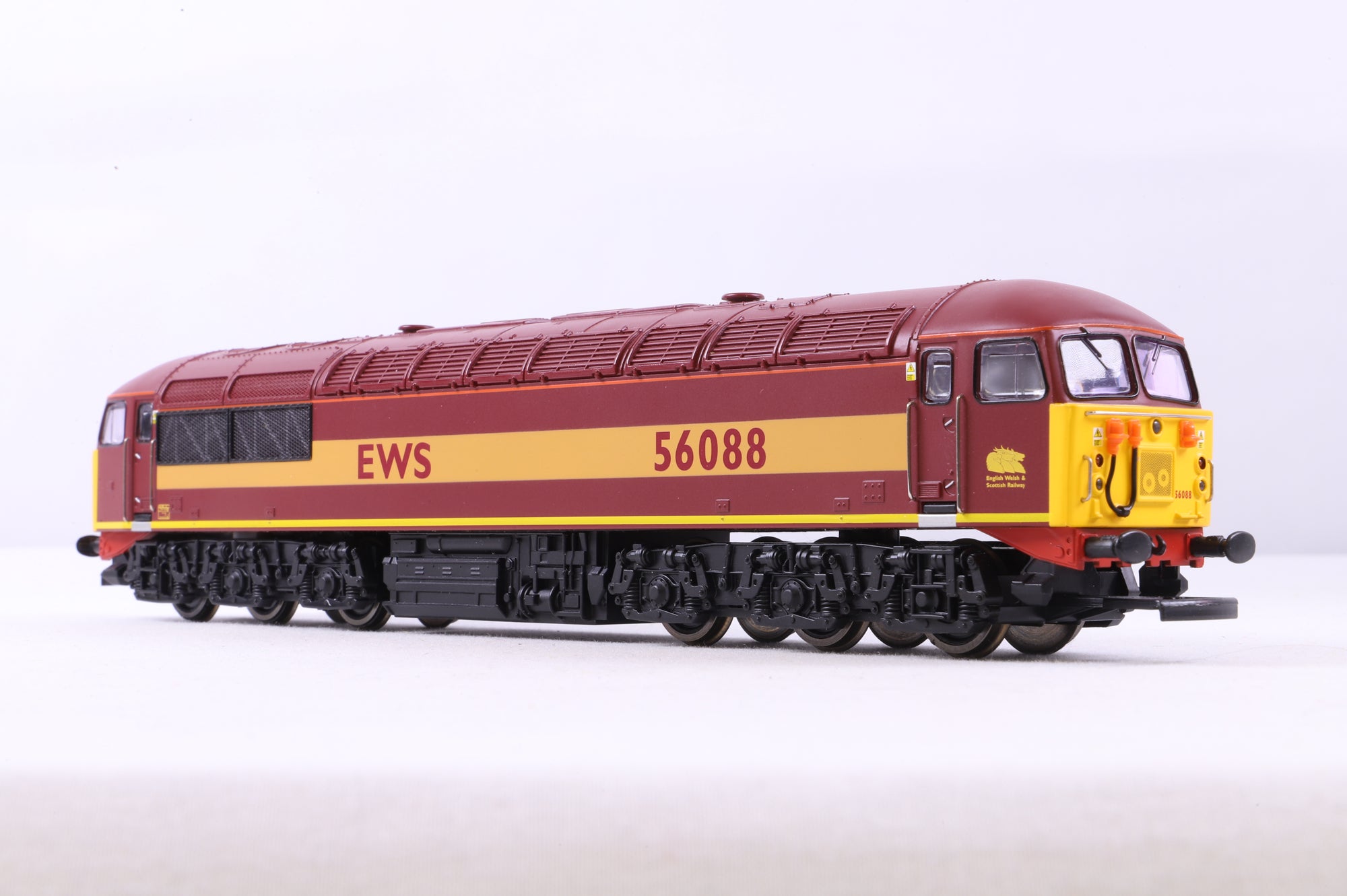 WORKSHOP Hornby R2288C Class 56 56088 in EWS Livery