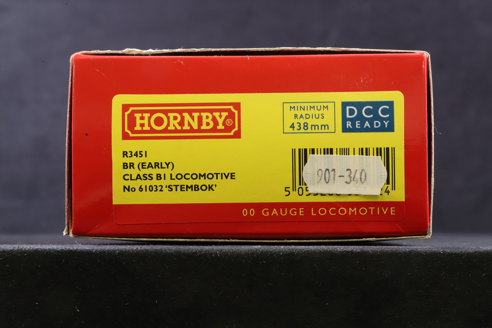 Hornby OO R3451 Class B1 '61032' 'Stembok' BR Lined Black E/C