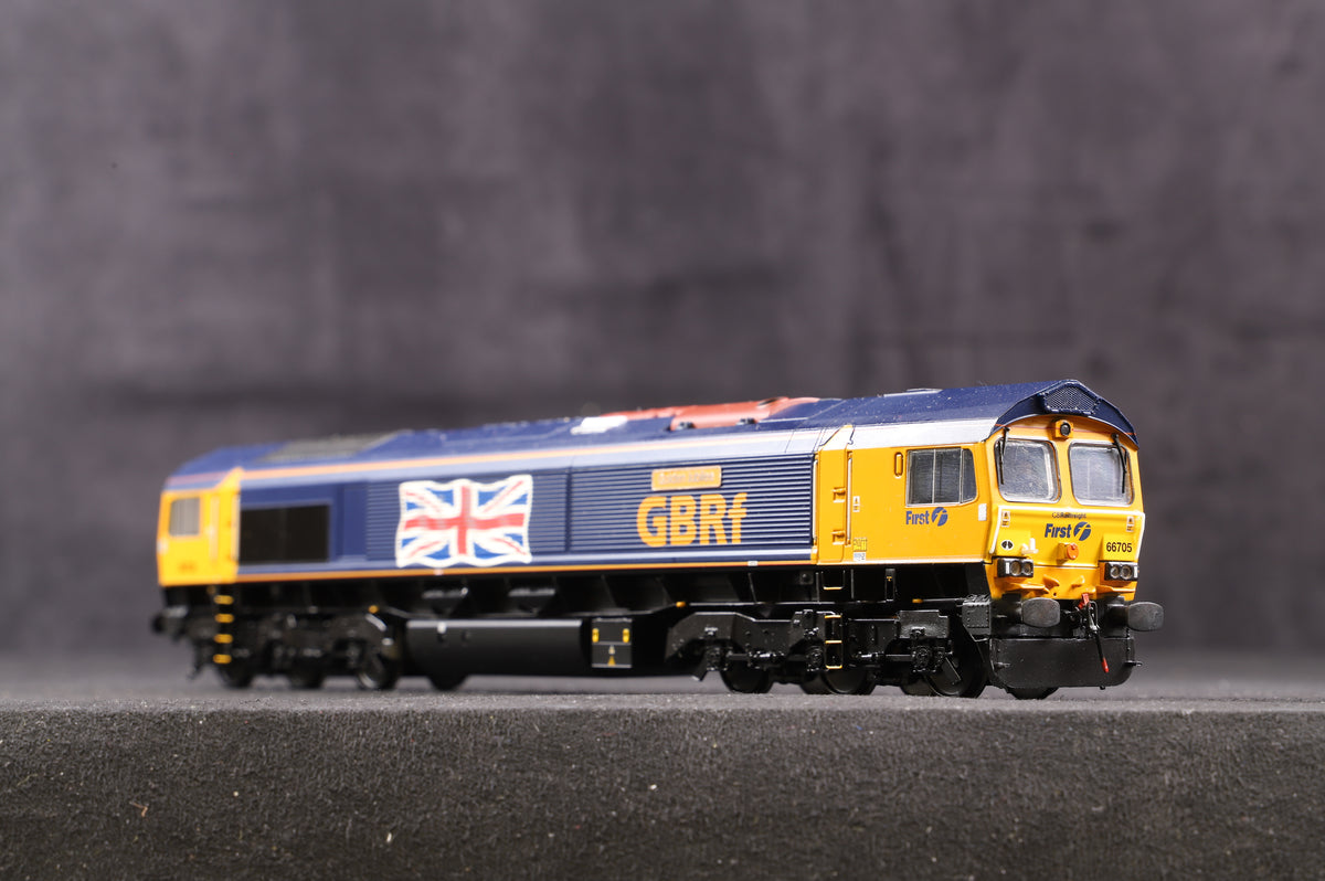 Bachmann OO 32-727Y Class 66 Diesel &#39;66705&#39; GBRf, DCC Sound Ltd Ed 370/ 512