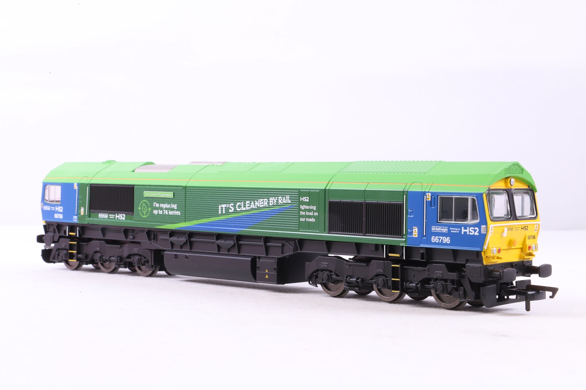Hornby OO R30151 GBRf Class 66 Co-Co 'The Green Progression' '66796', DCC Fitted