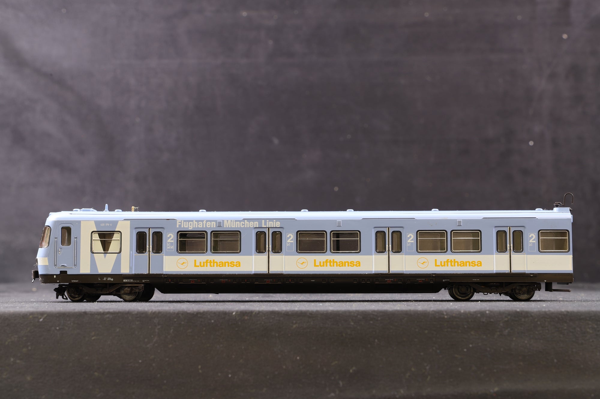 Roco HO DB BR 420 Lufthansa Airport 3 Car EMU