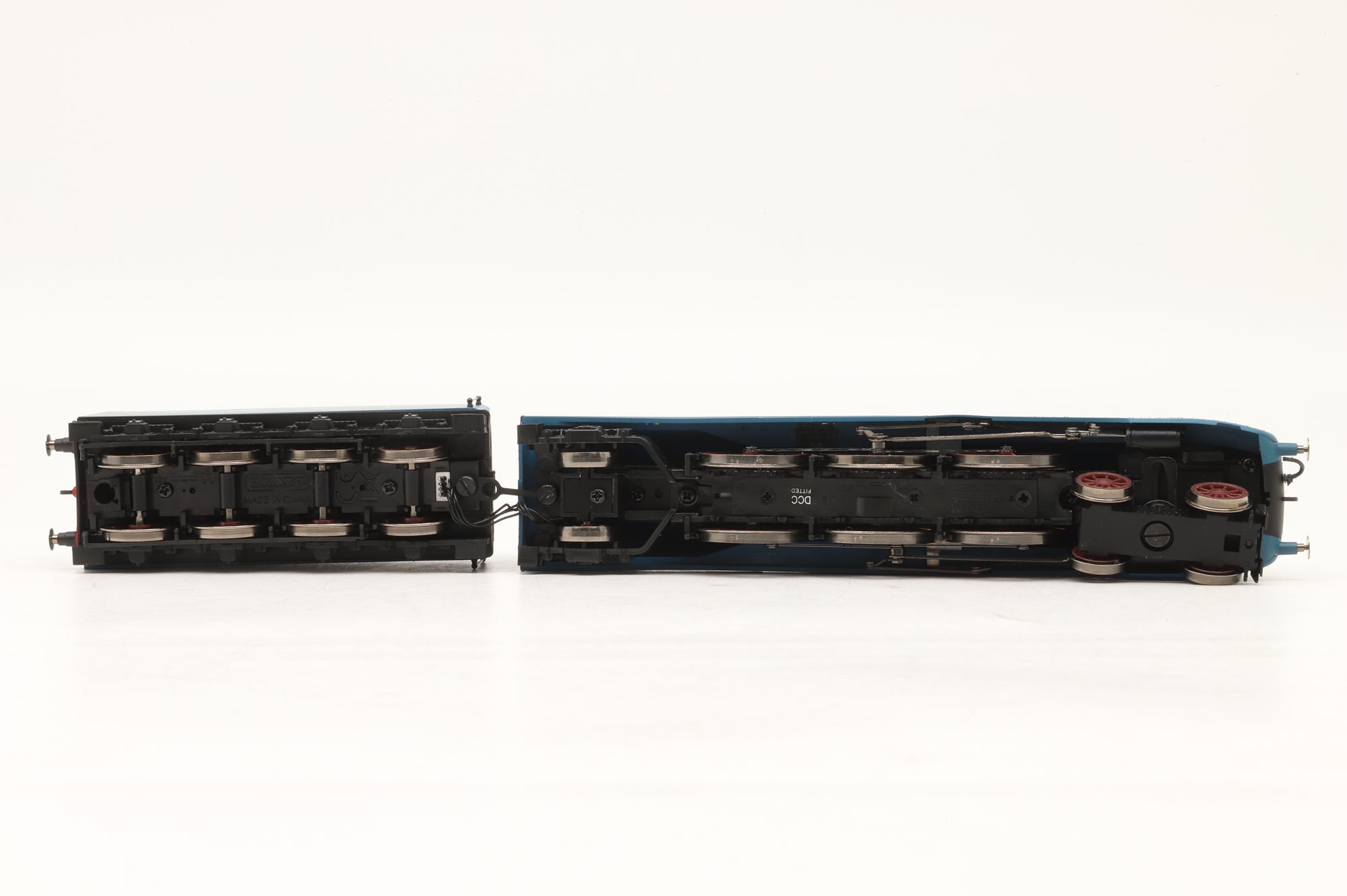 Hornby OO R2339 Class A4 '4468' 'Mallard' LNER Garter Blue DCC Sound