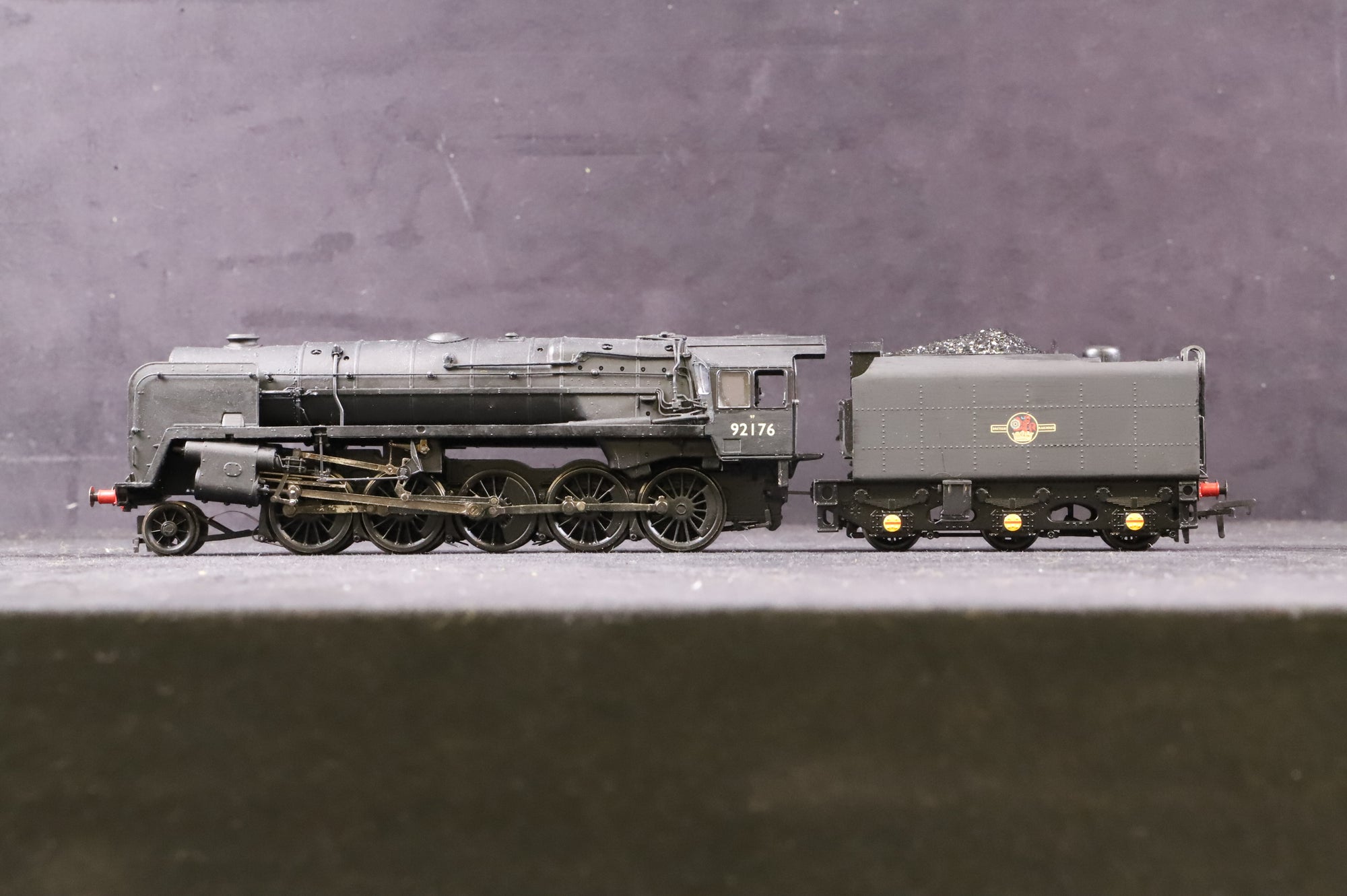 WORKSHOP Bachmann OO 32-852 Standard Class 9F '92176' BR Plain Black L/C Repainted