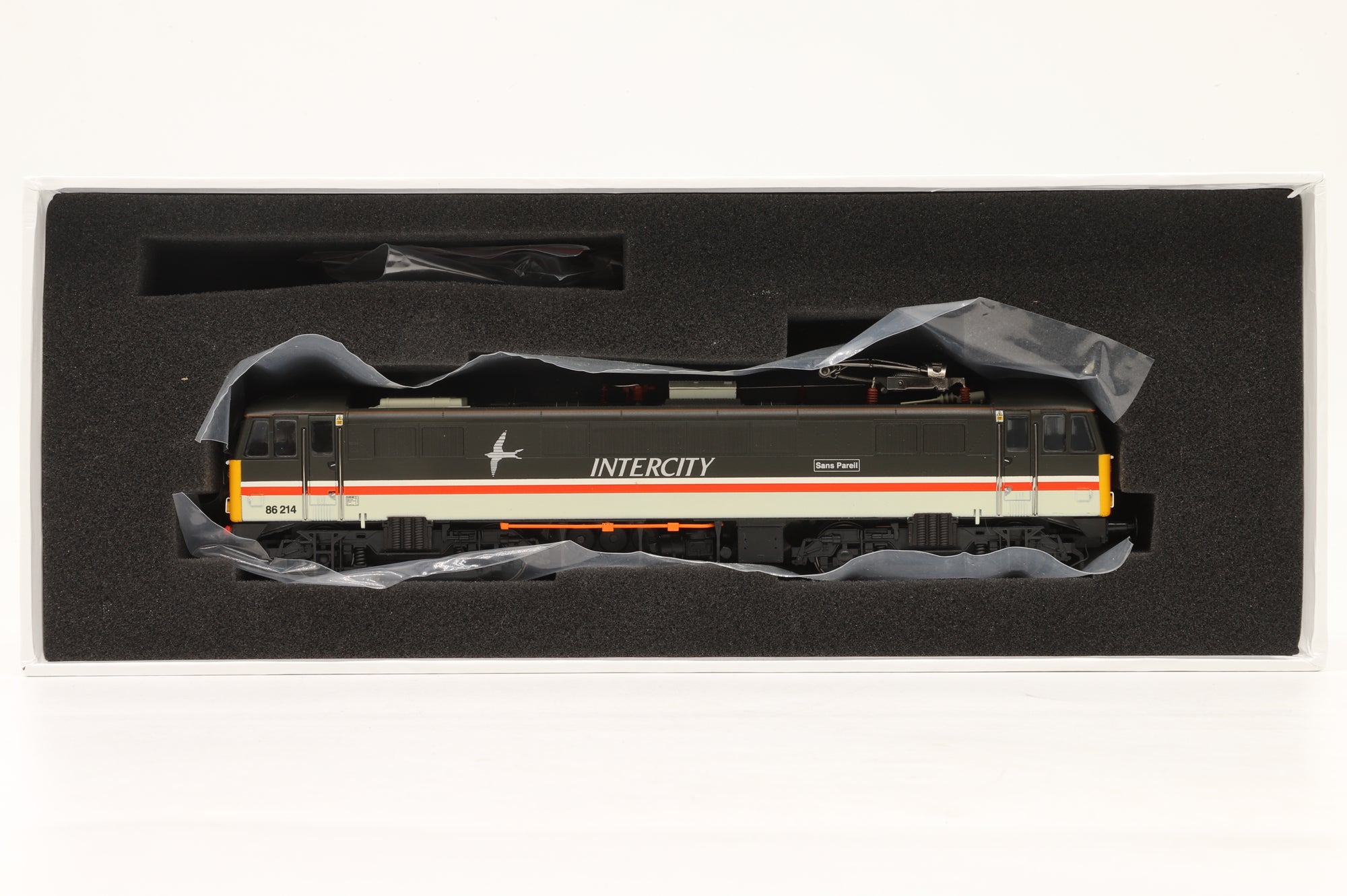 Heljan OO 8601 Class 86 '86214' 'Sans Pareil' Intercity Livery