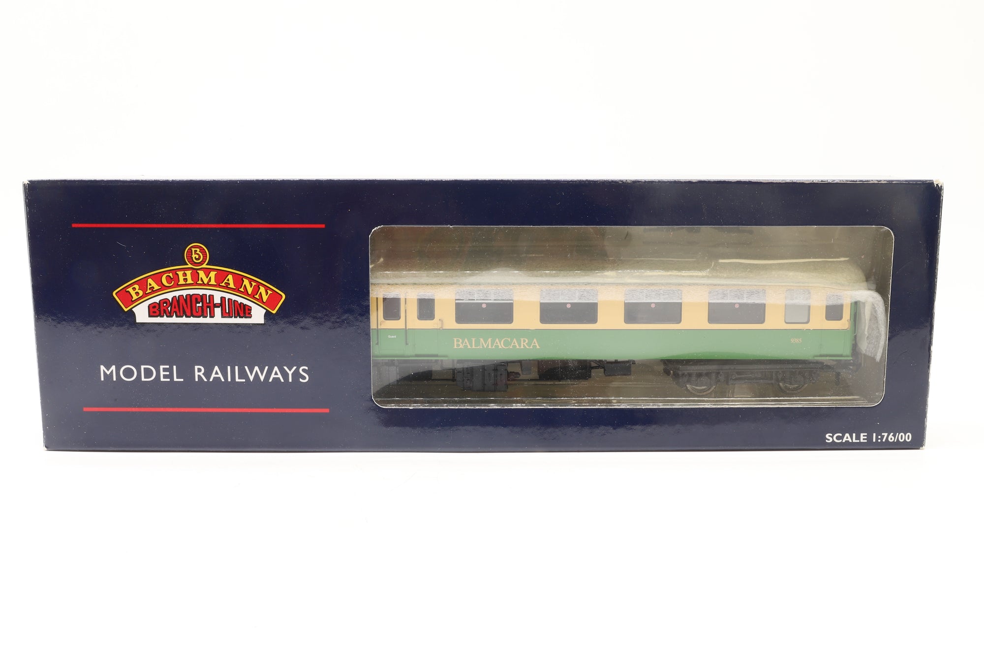 Bachmann OO 39-000T (1-4) Set of 4 'Kyle Line' Mk2 Coaches LNER Tourist Green/Cream Livery, Excl. Model Rail/Harburn Hobbies