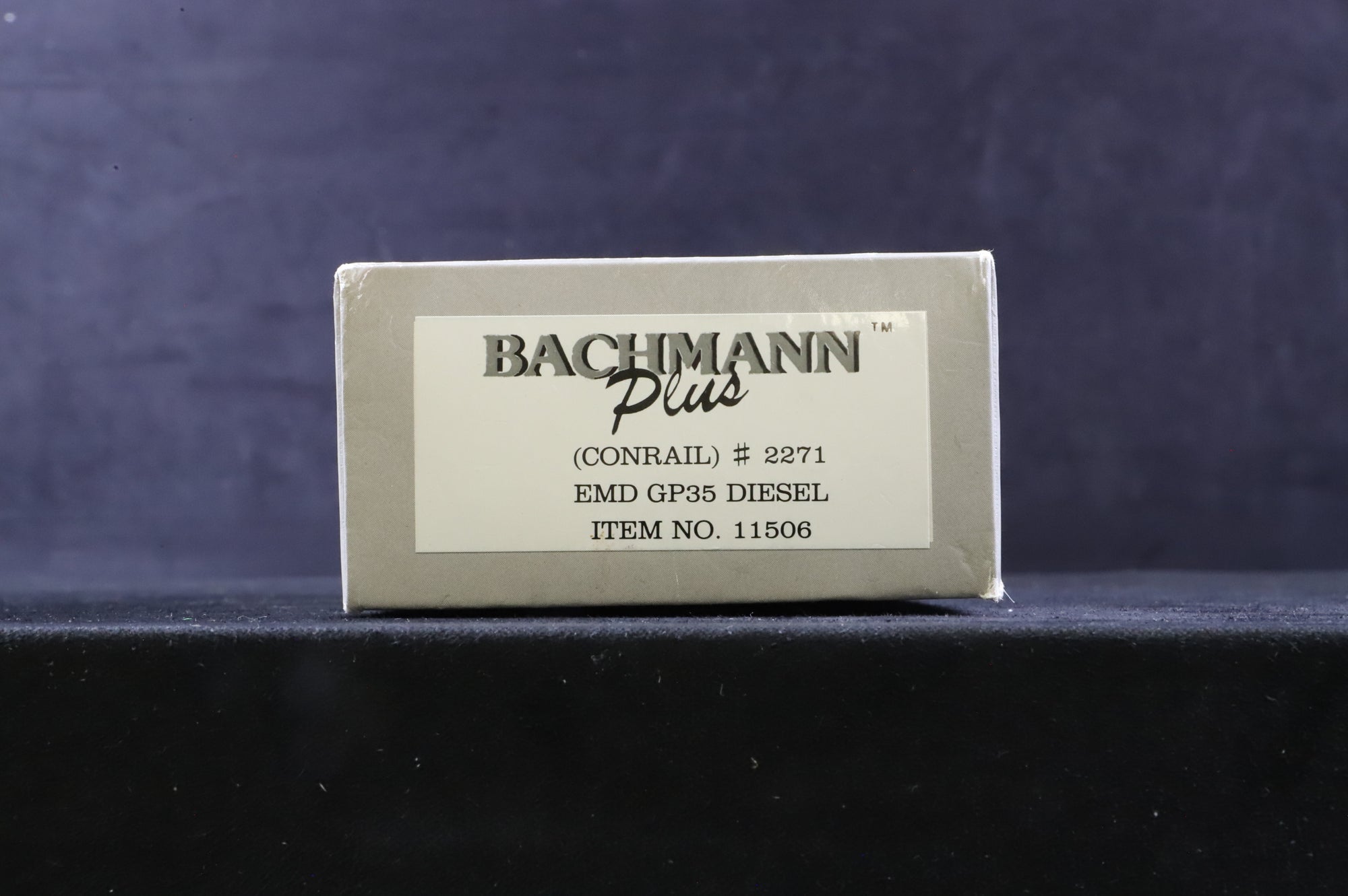 Bachmann Plus HO 11506 EMD GP35 No.2271 in Conrail Blue