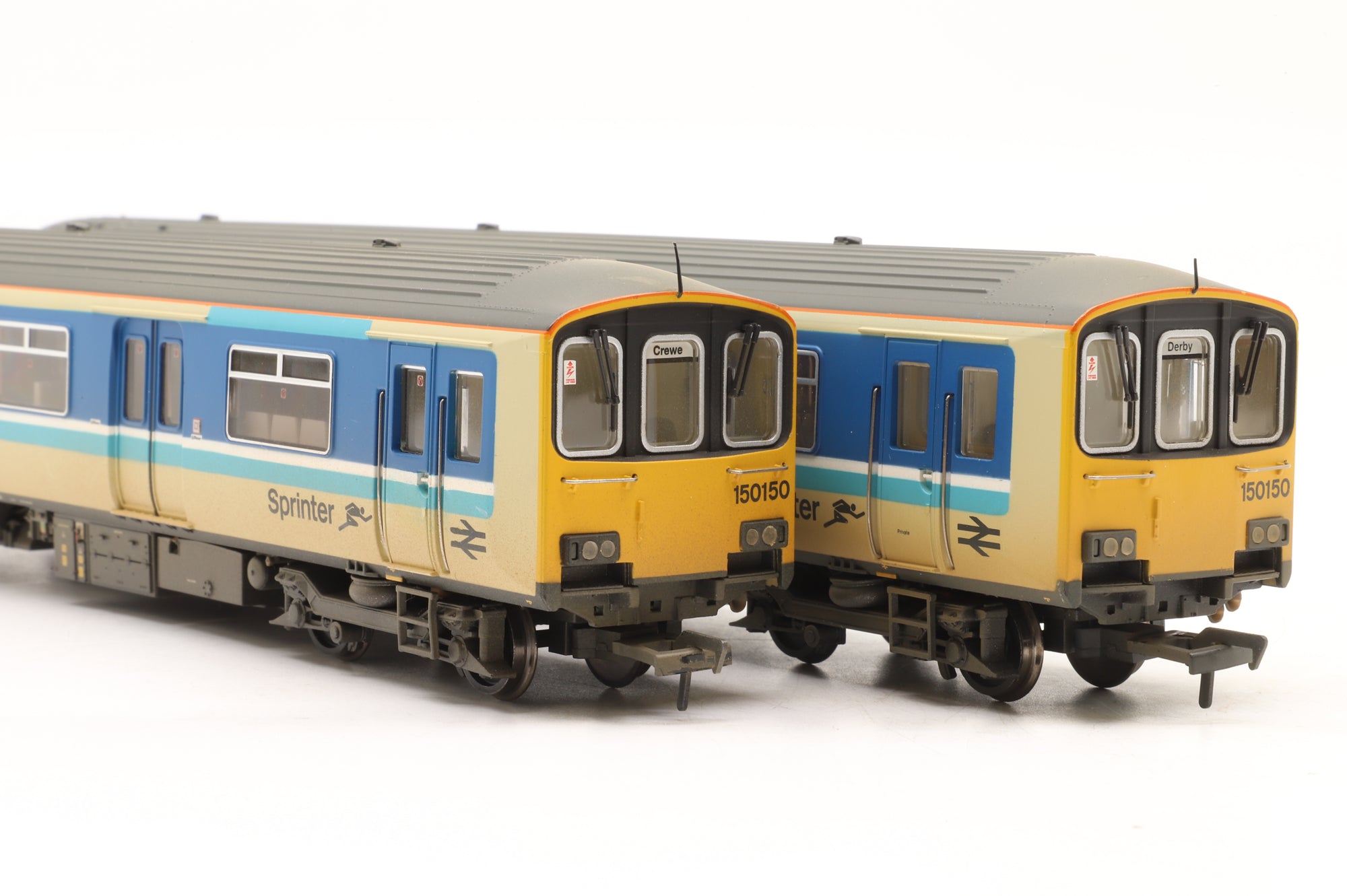 Bachmann OO 32-928 Class 150/1 DMU 150150 in BR Provincial 'Sprinter' Livery – DCC Sound & Weathered