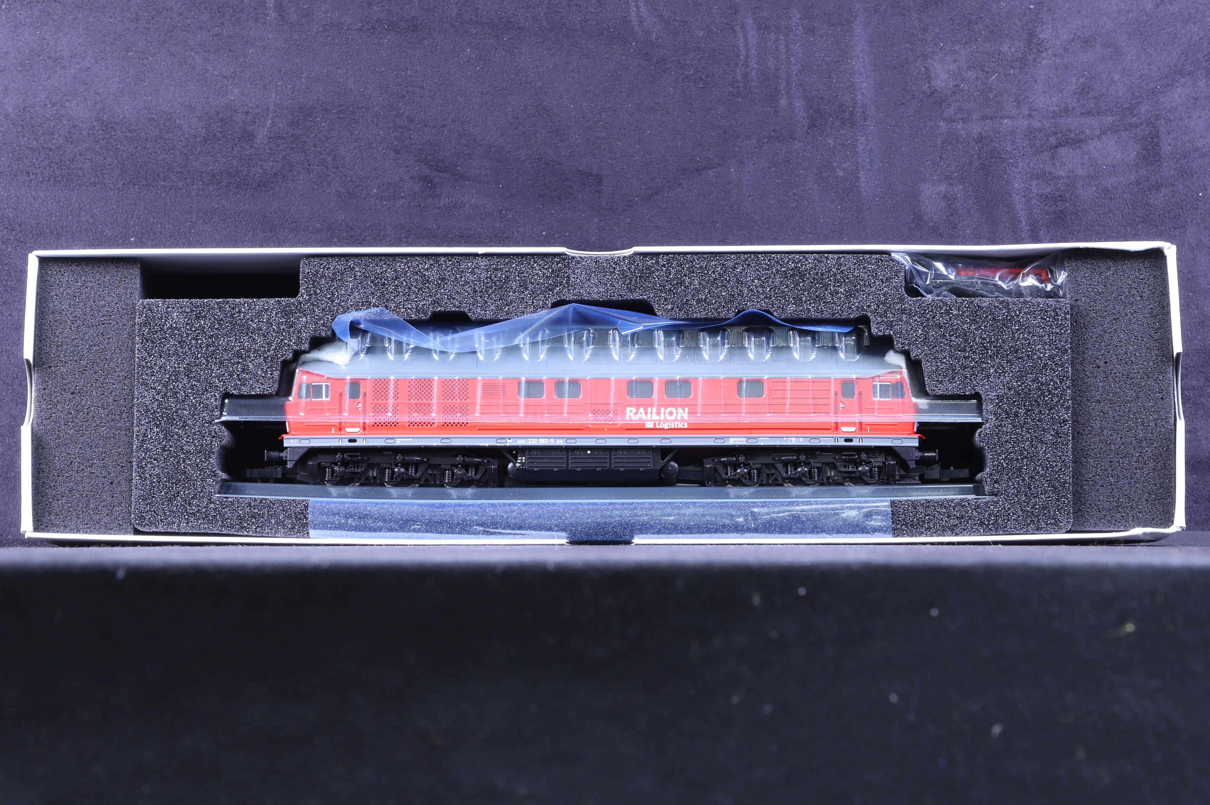Roco HO 72704 BR 232 232093-5 in DB Railion Red - Clark Railworks
