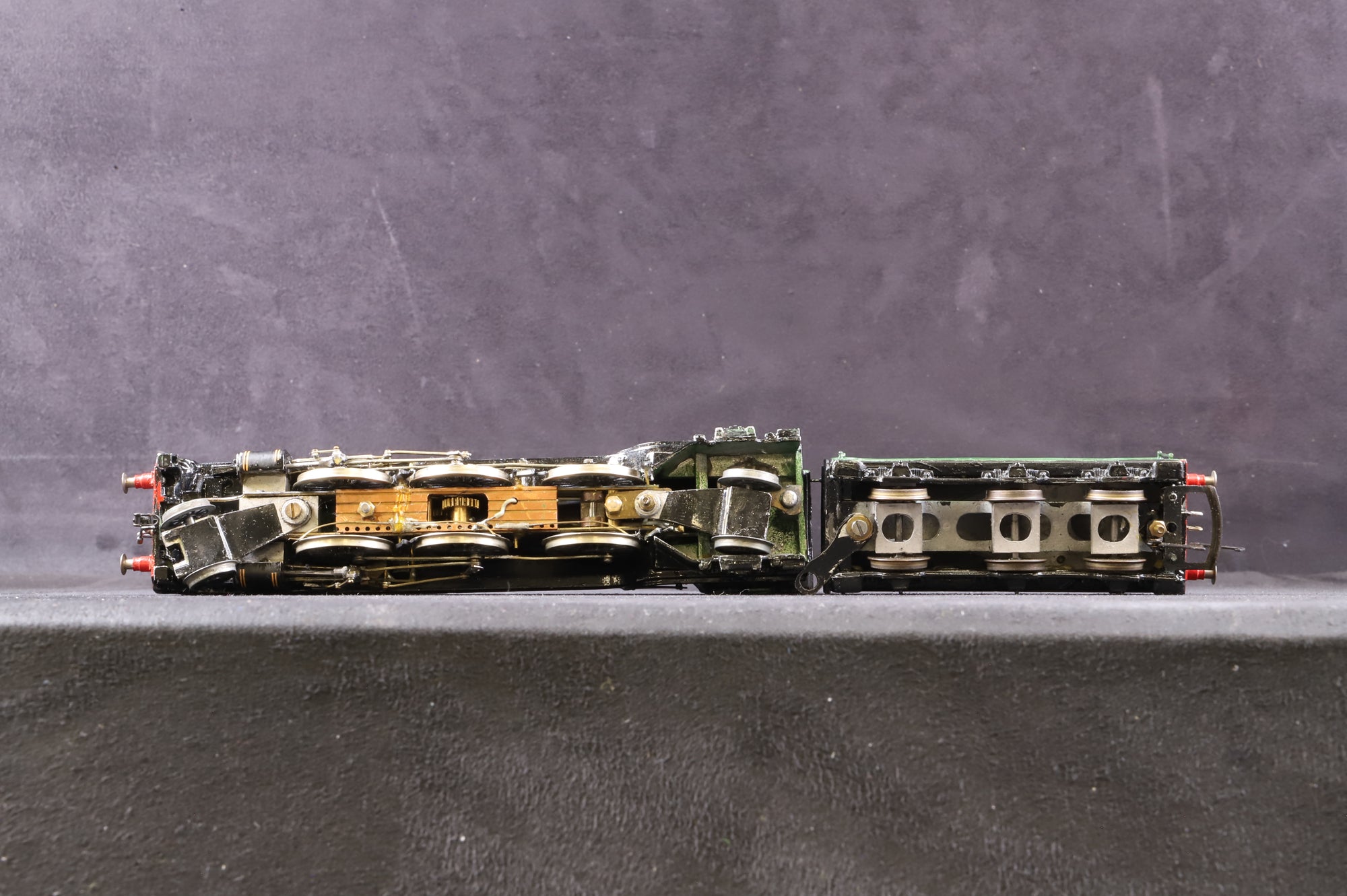 Nu-Cast OO Kit Built LNER V2 'King's Own Yorkshire Light Infantry' ' 60872'