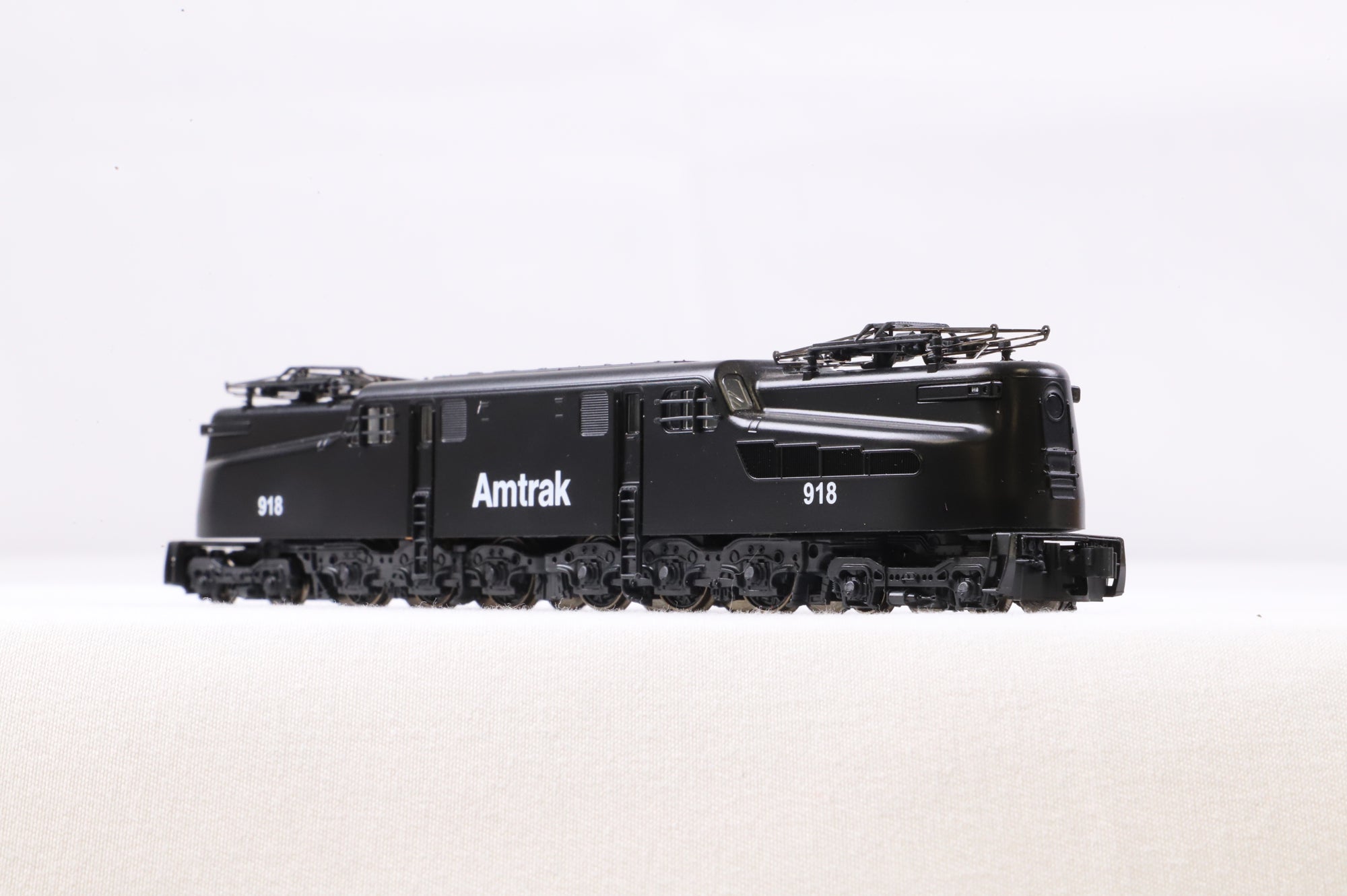 Kato N 137-2022 GG1 Amtrak '918' Electric Locomotive