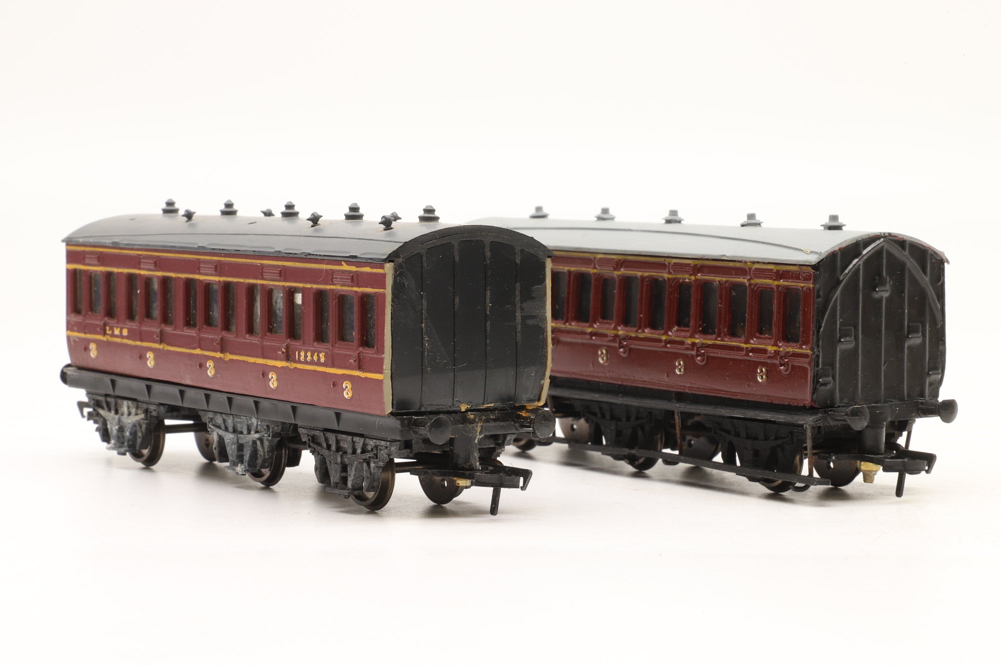 Slaters/ Hornby OO Rake Of 2 6 Wheel Midland Railway Full 3rd Class Coaches Kit Built