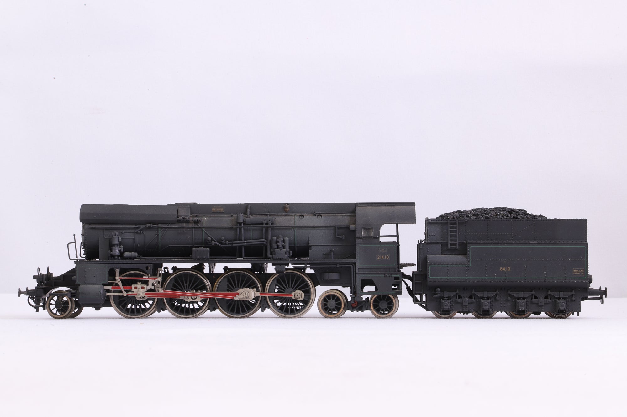 Liliput HO 106 10 2-8-4 Class BR 214 Locomotive