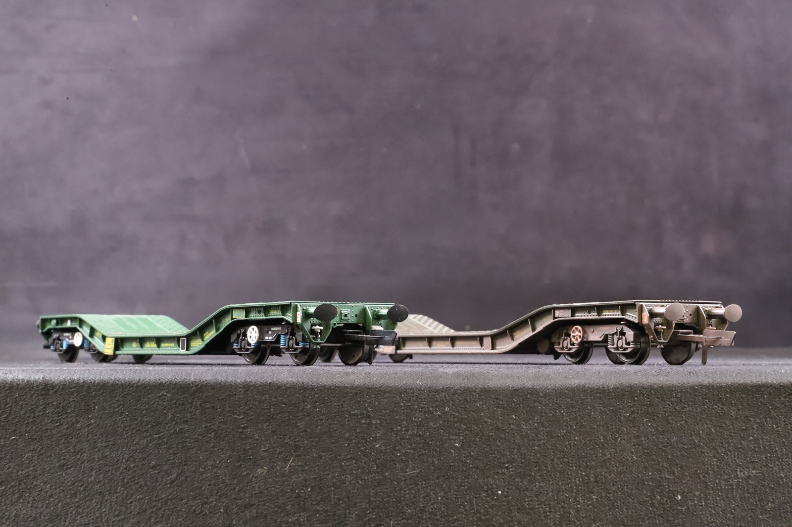 Hattons OO H4-WW-016/7 Warwell 50ft Wagons in MOD 90s Olive -Weathered/Pristine