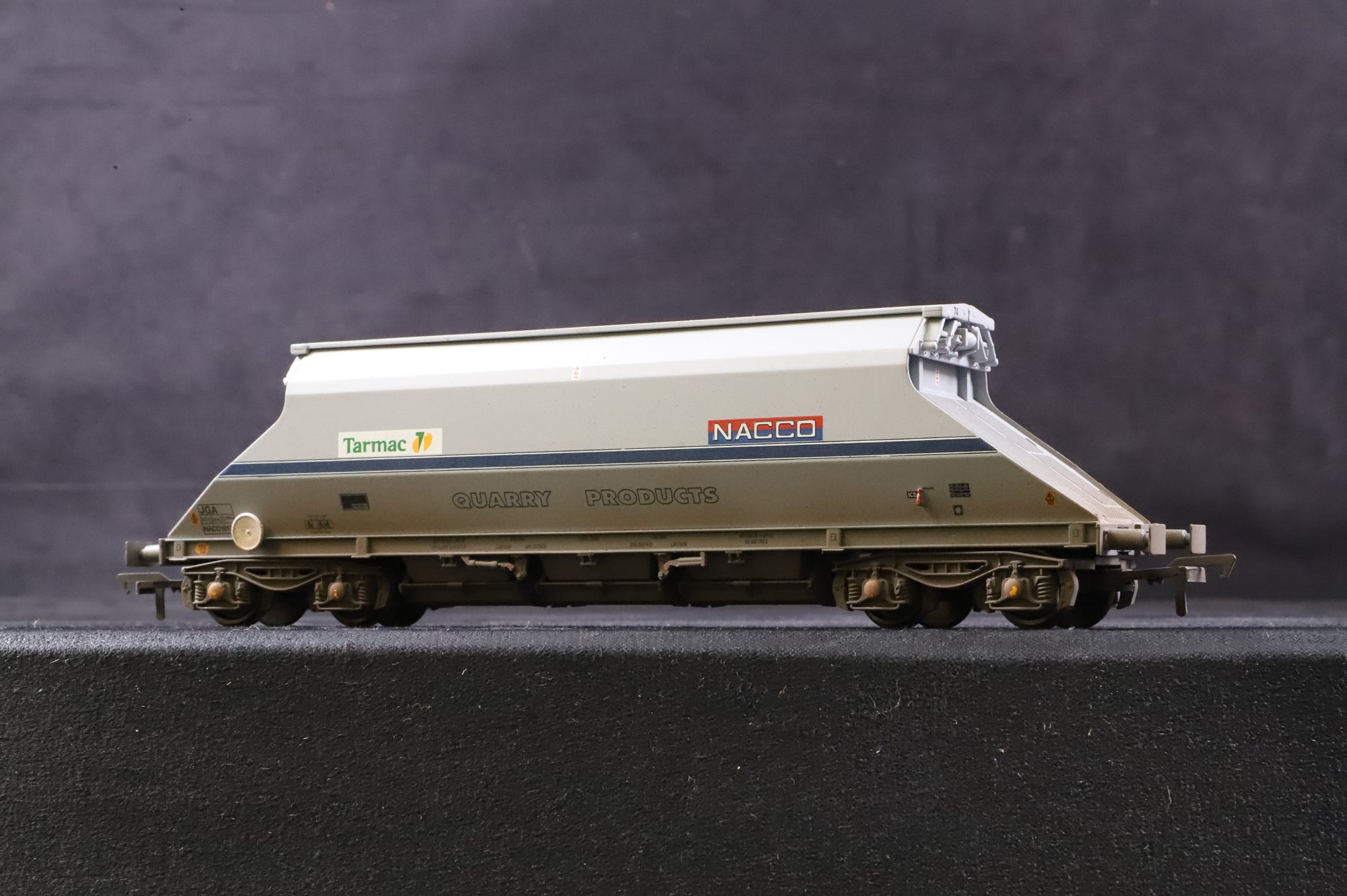 Bachmann OO Rake of 3 90 Ton Bogie Hopper Wagons 'JGA Tarmac'