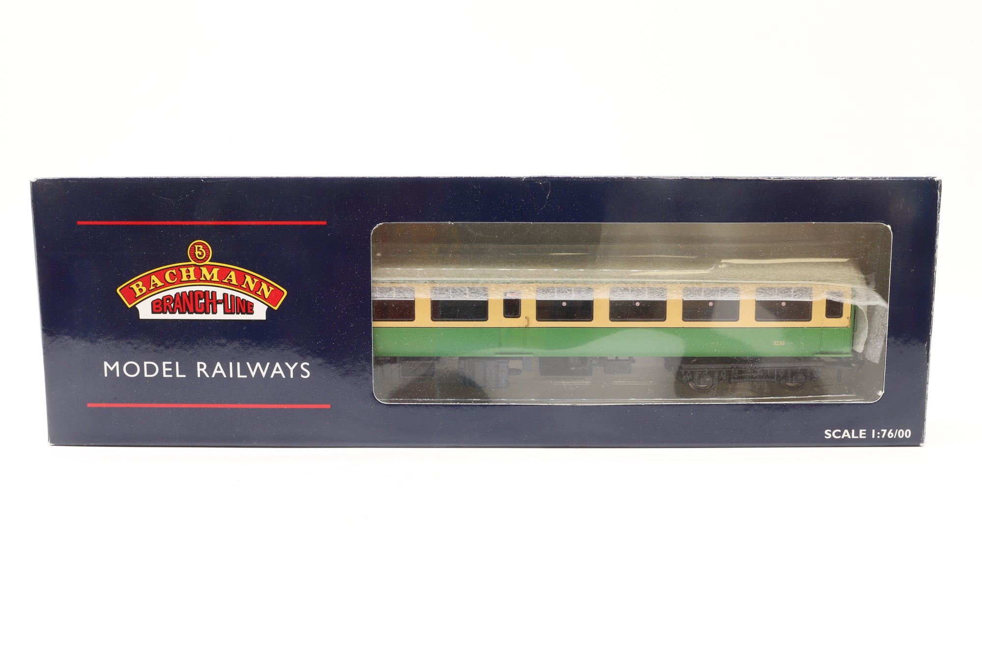 Bachmann OO 39-000T (1-4) Set of 4 'Kyle Line' Mk2 Coaches LNER Tourist Green/Cream Livery, Excl. Model Rail/Harburn Hobbies