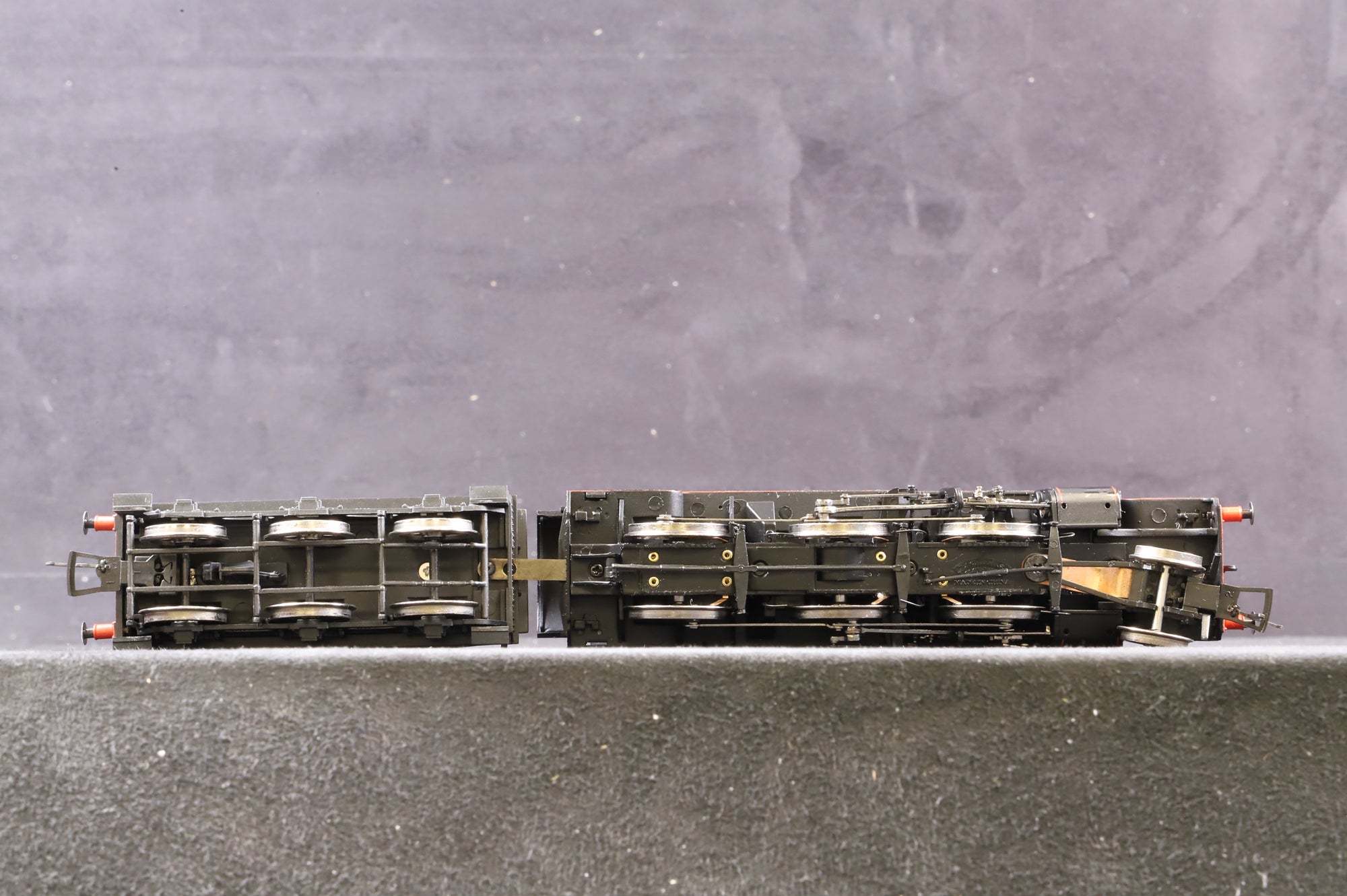 Bachmann OO 32-178 Crab '2718' LMS Lined Black Renumbered