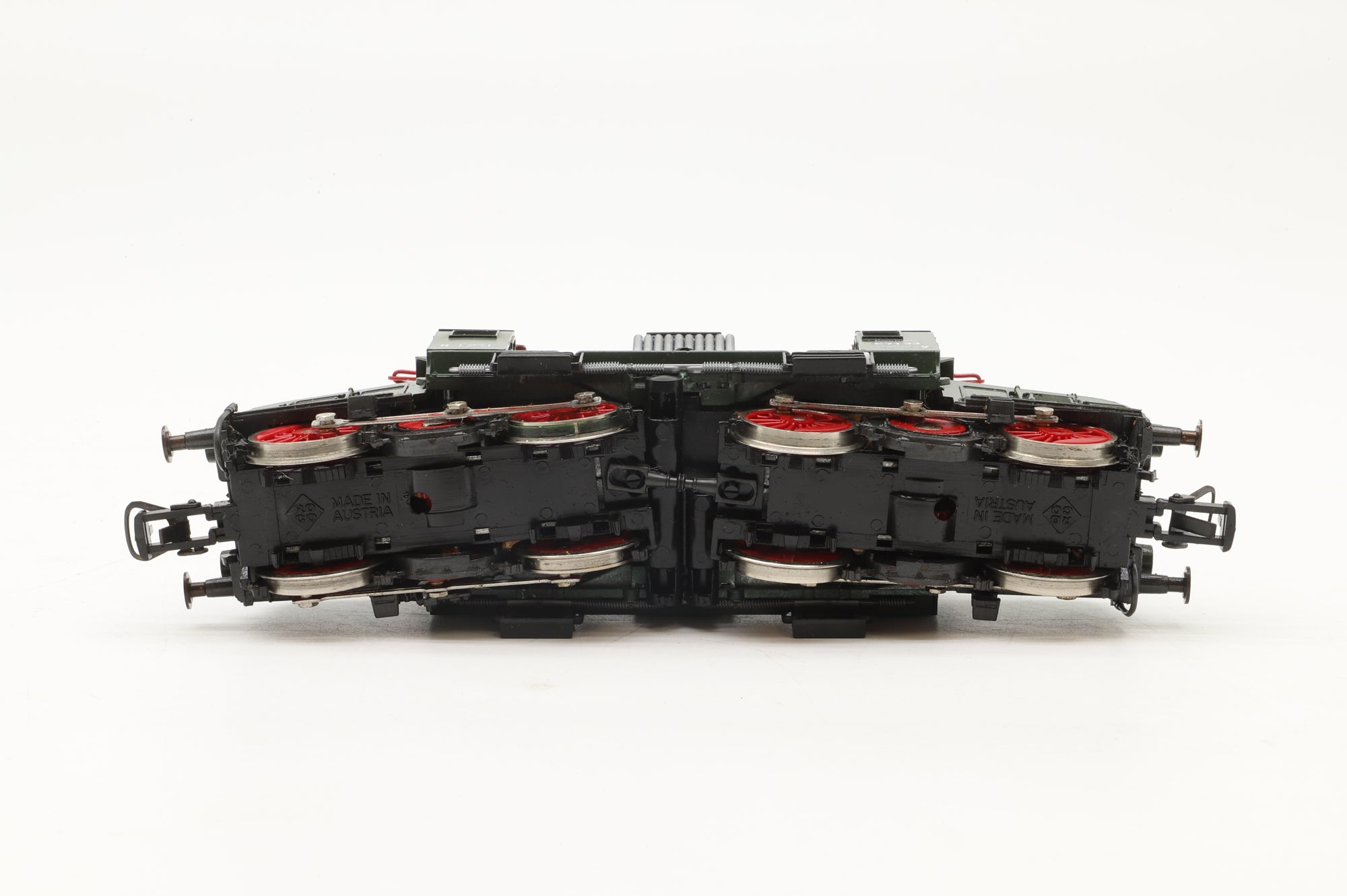 WORKSHOP Roco HO 04196A BR E7133 Electric Loco in DR Green/Red