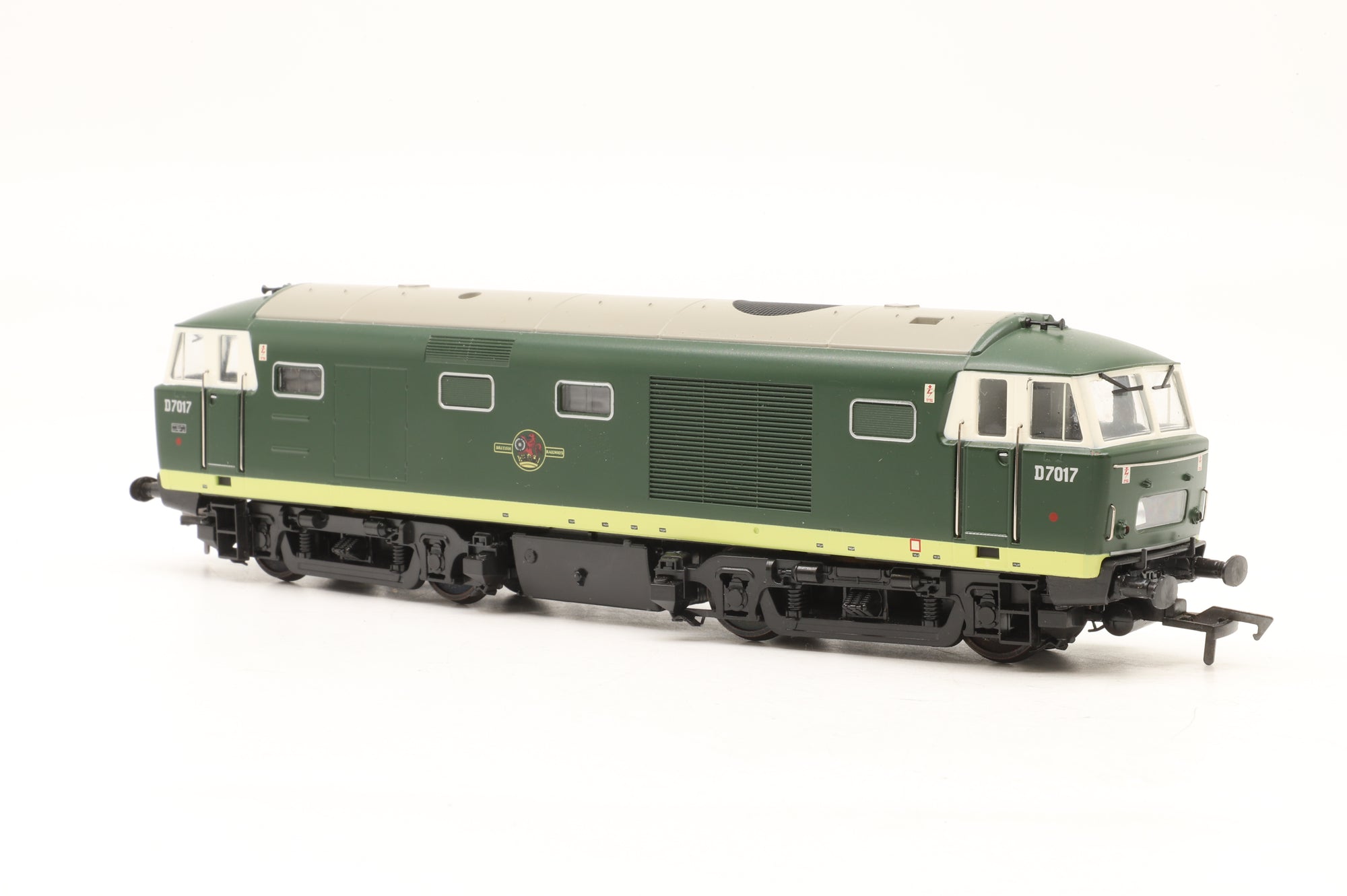Heljan OO 3500 Class 35 Hymek D7017 in BR Two-Tone Green